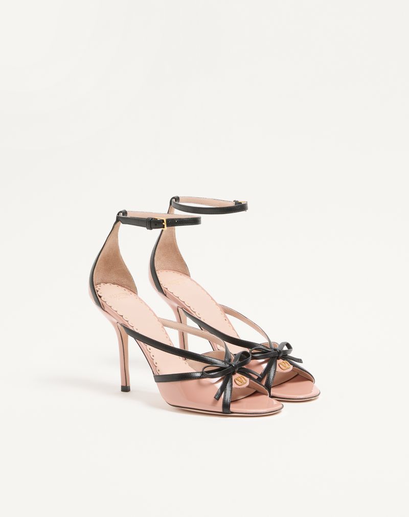 Sandália Bepointy em couro envernizado e couro de cabra 100mm