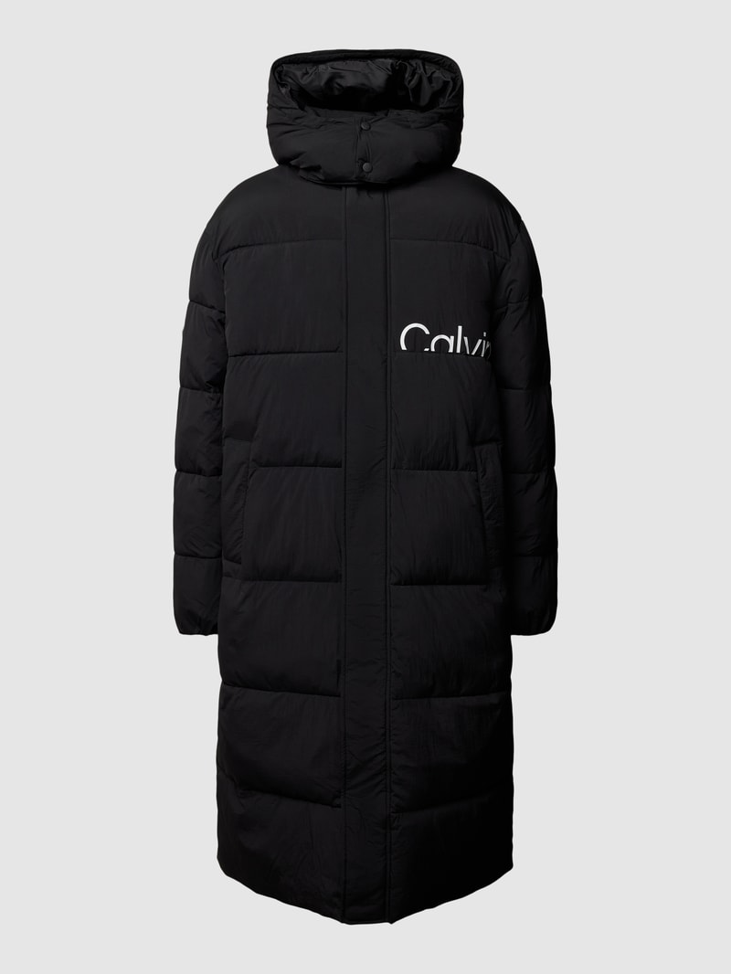 Steppmantel mit Label-Print Modell 'ESSENTIALS' in black