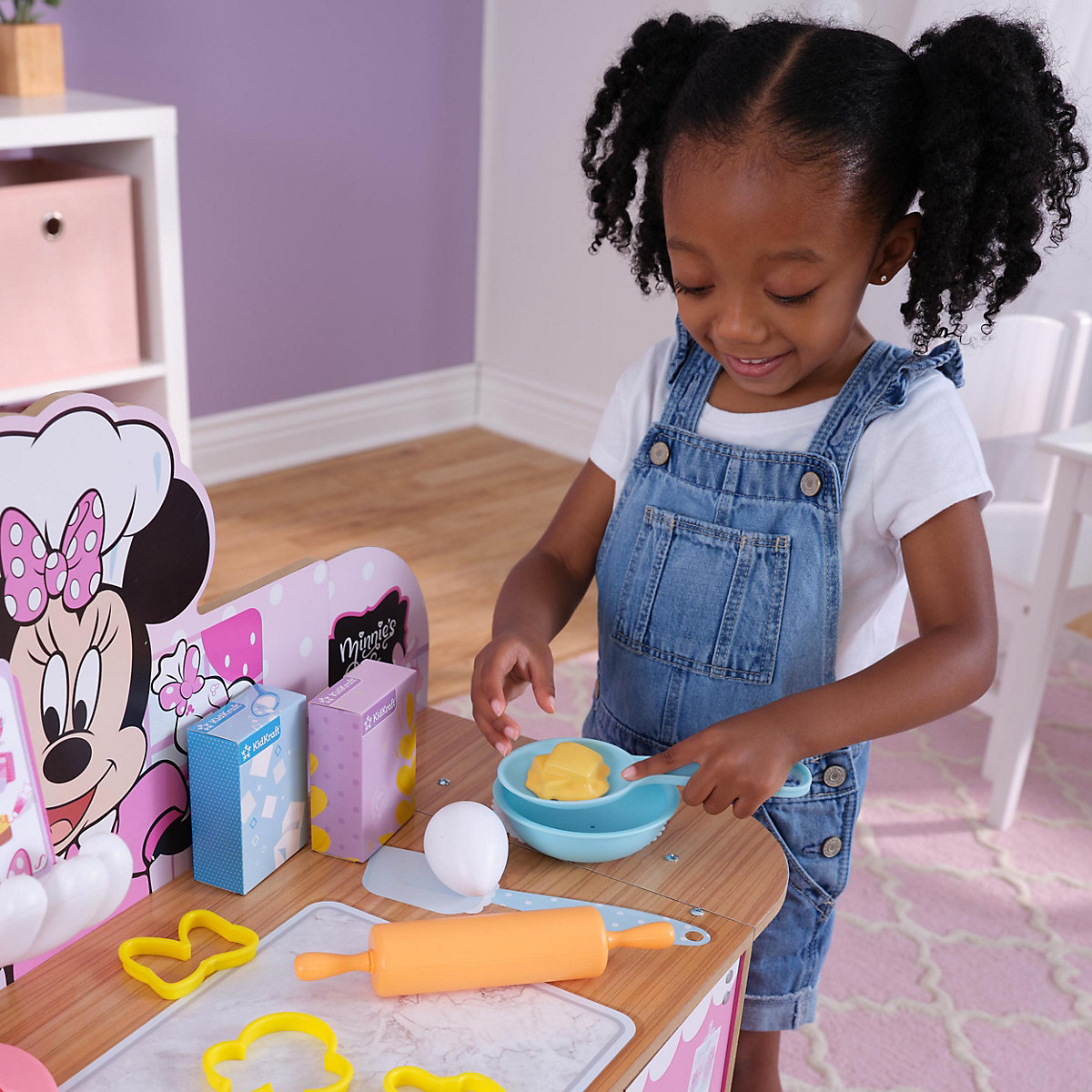Minnie Mouse 2-in-1 Bakery & Kitchen