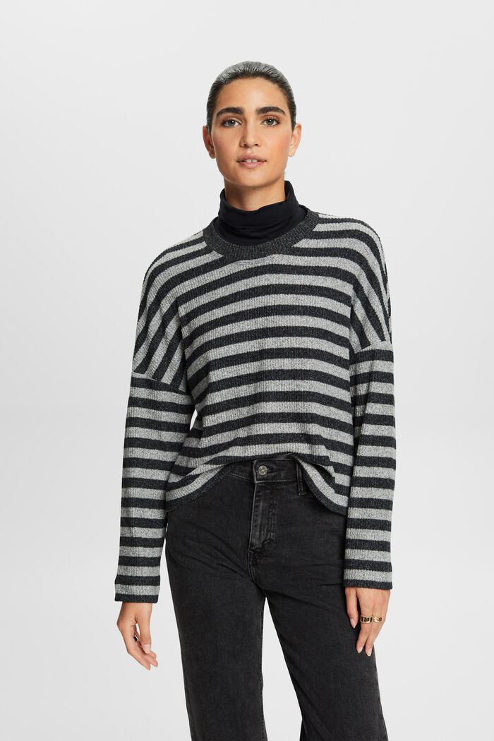 Gestreifter Pullover