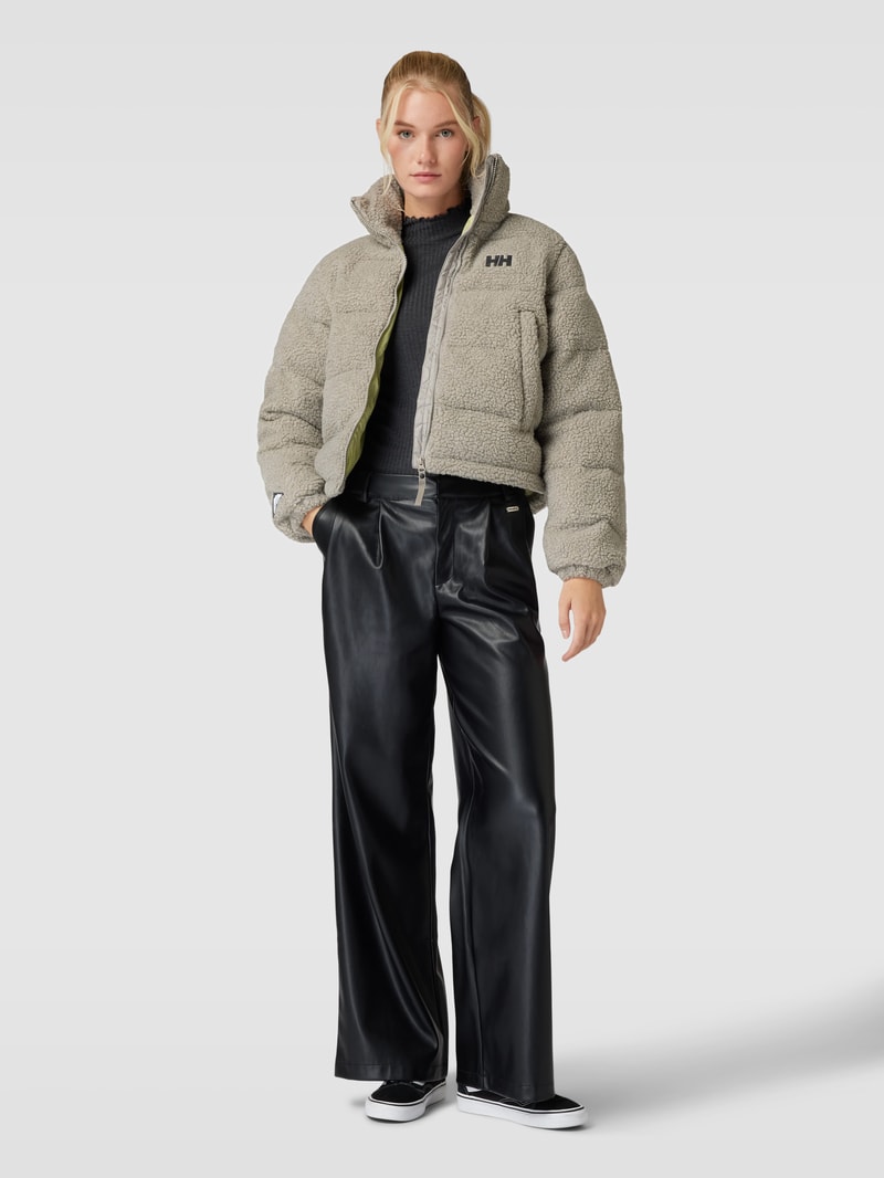 Fleecejacke mit Stehkragen und Eingrifftaschen in taupe