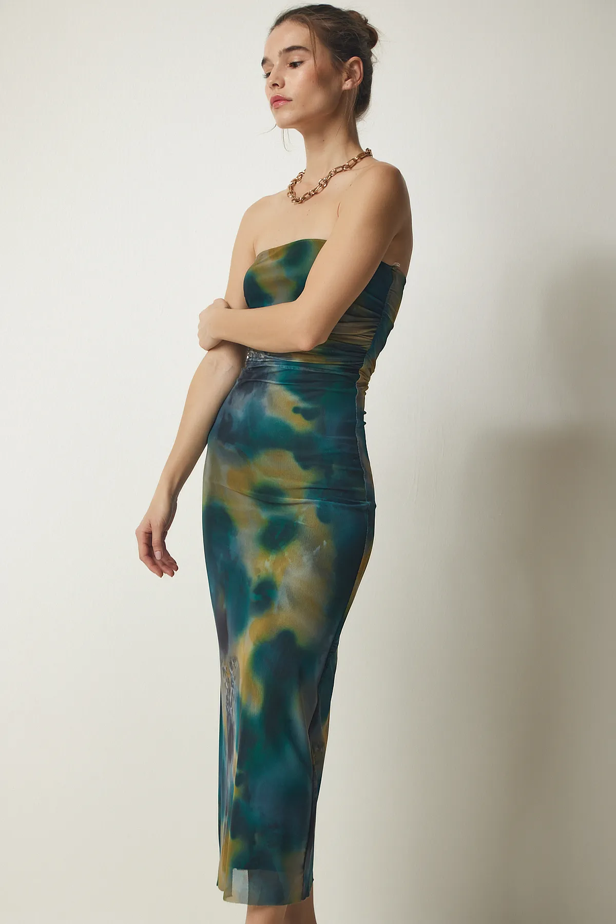 Happiness İstanbul  Smaragdgrünes, trägerloses, gerafftes Chiffonkleid für Damen EY00012