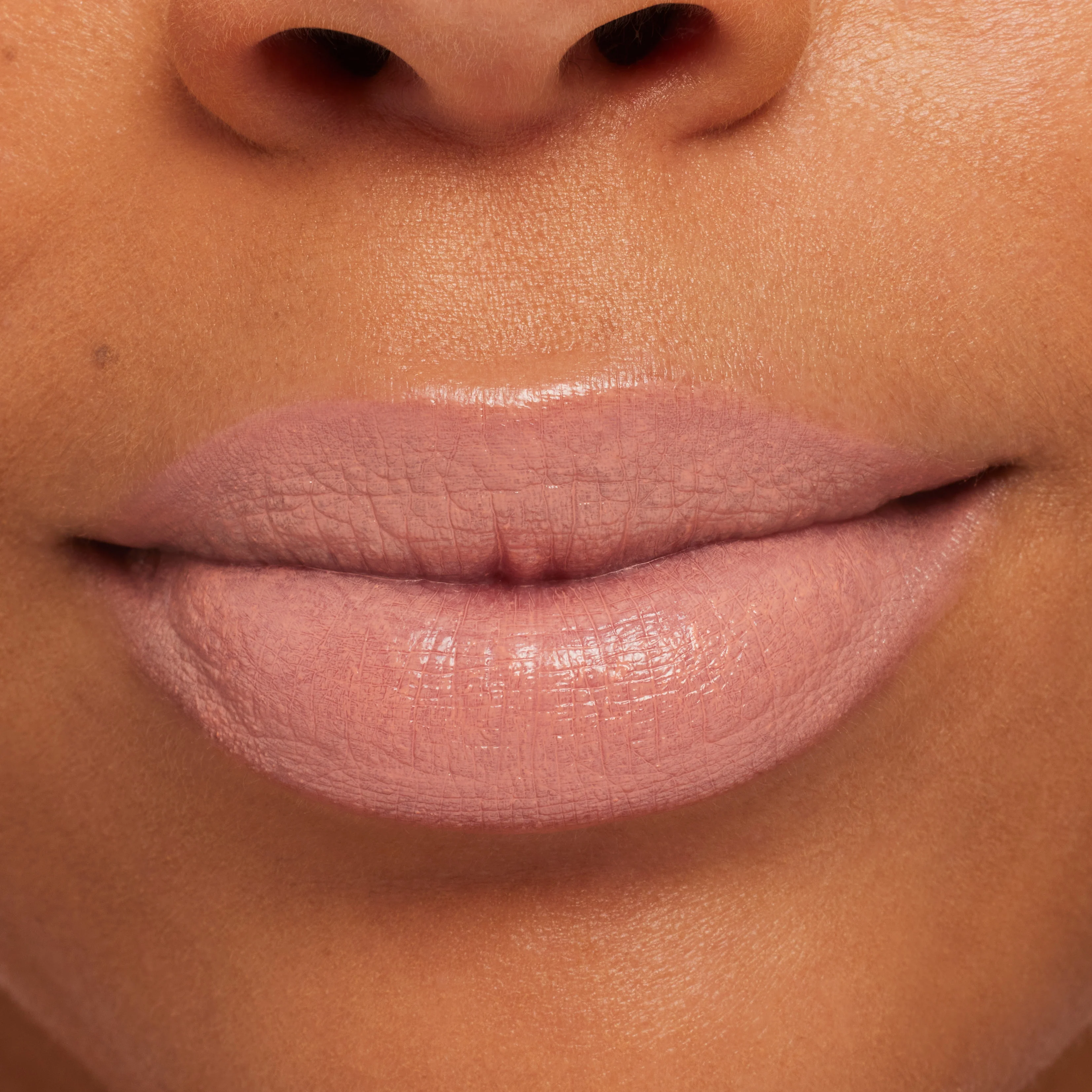 Rossetti M·A·CXIMAL SLEEK SATIN -huulipuna - Rossetto