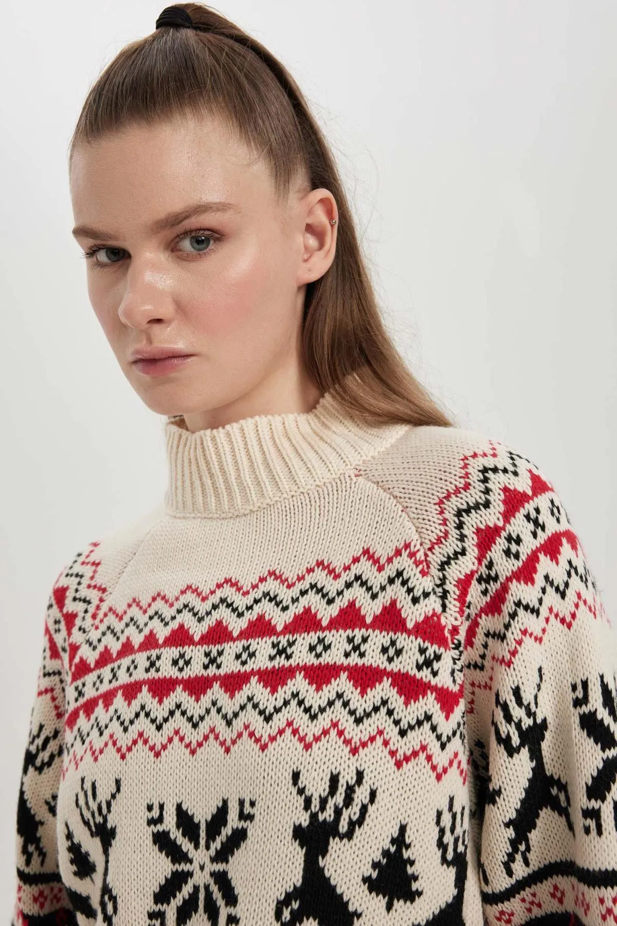 DeFacto  Rollkragenpullover mit halbem Neujahrsthema