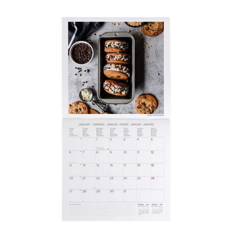 Nástenný kalendár 2025 - 30 x 29 cm