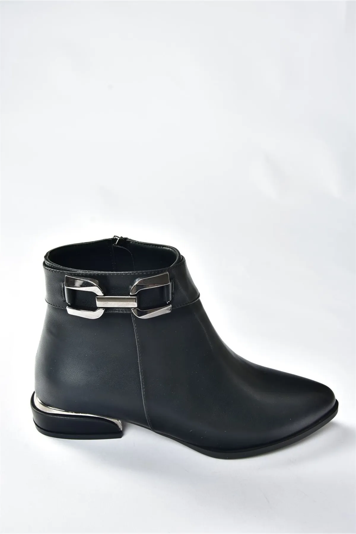 Fox Shoes  Schwarze Daily-Damenstiefel mit niedrigem Absatz N820001609