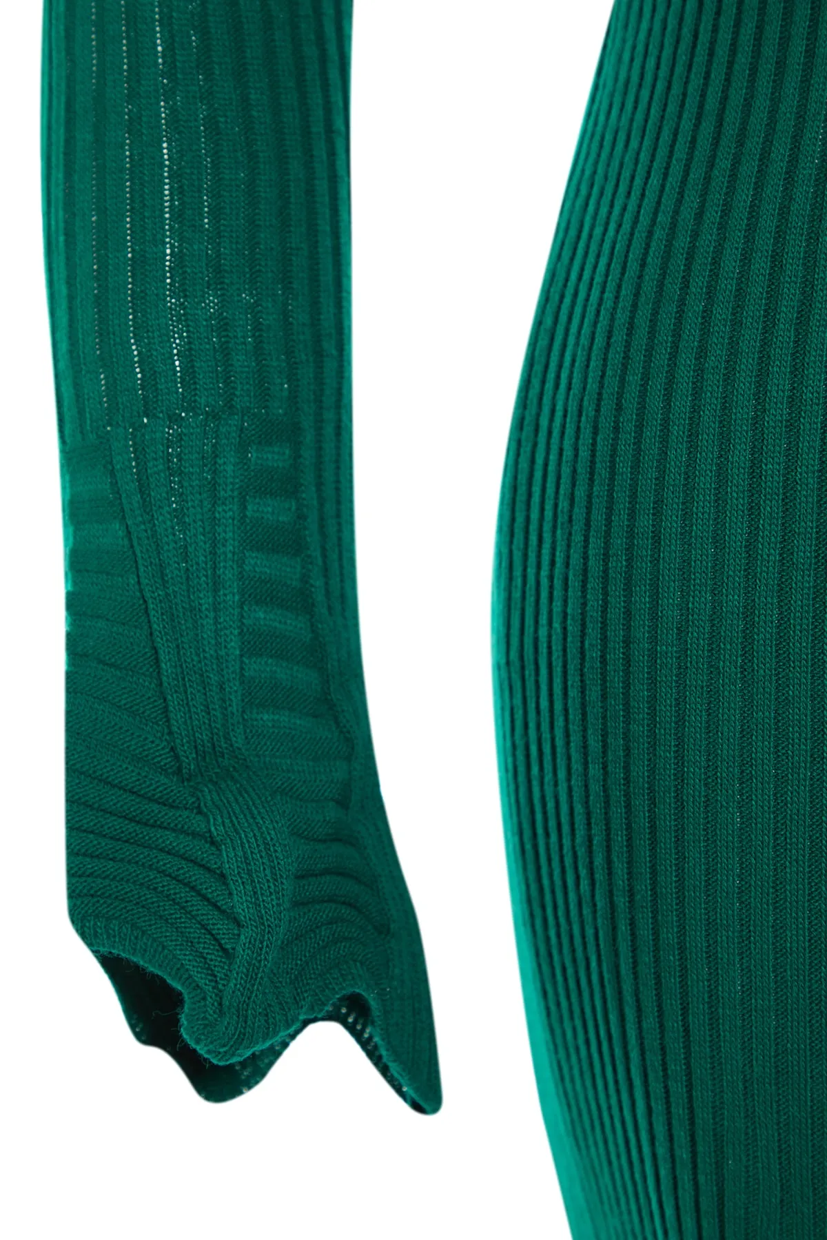Trendyol Collection  Smaragdgrünes Smaragdgrünes, eng anliegendes Mini-Strick-Basic-Kleid TWOAW23EL01415