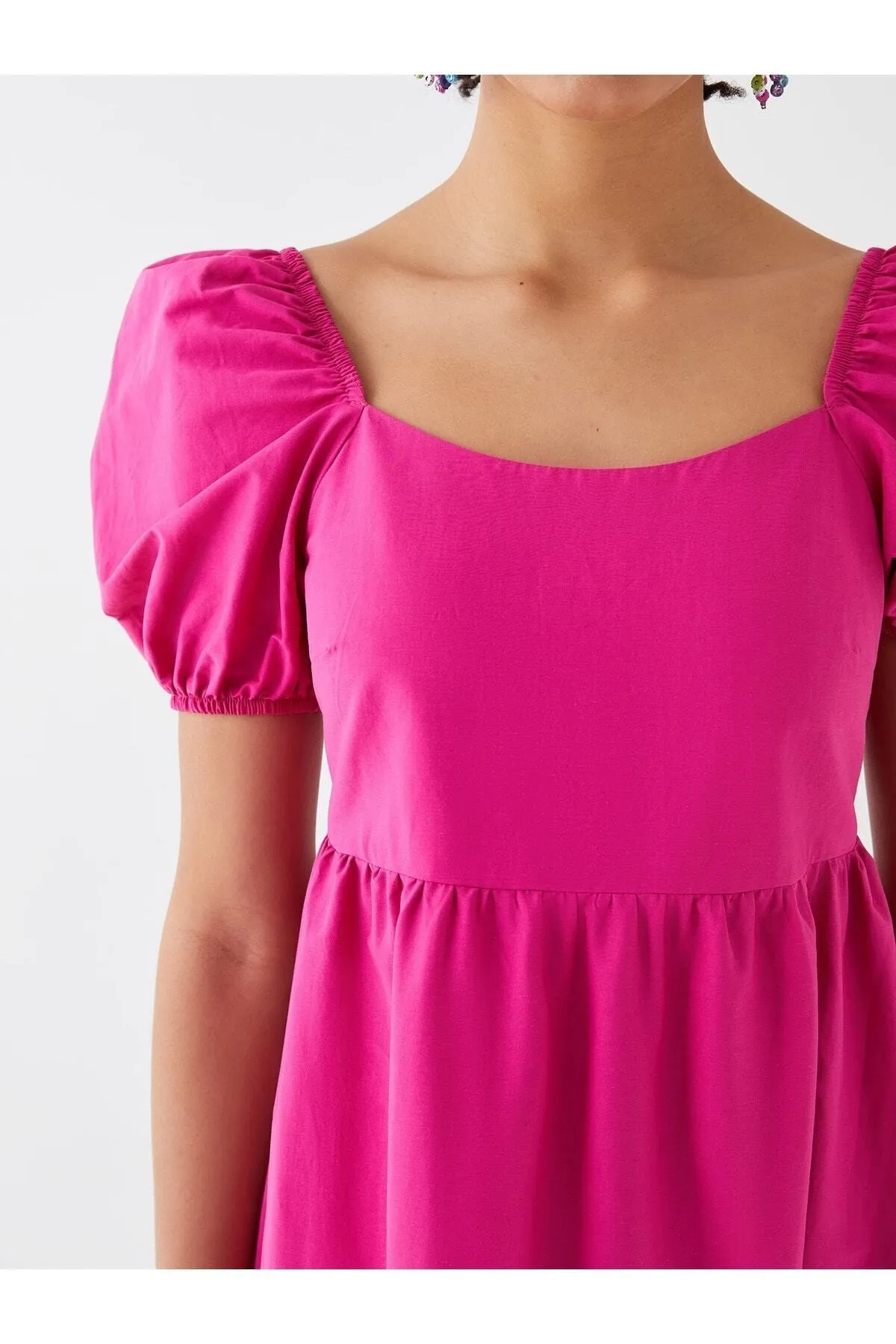 LC Waikiki  Damenkleid mit geradem U-Ausschnitt und Ballonärmeln