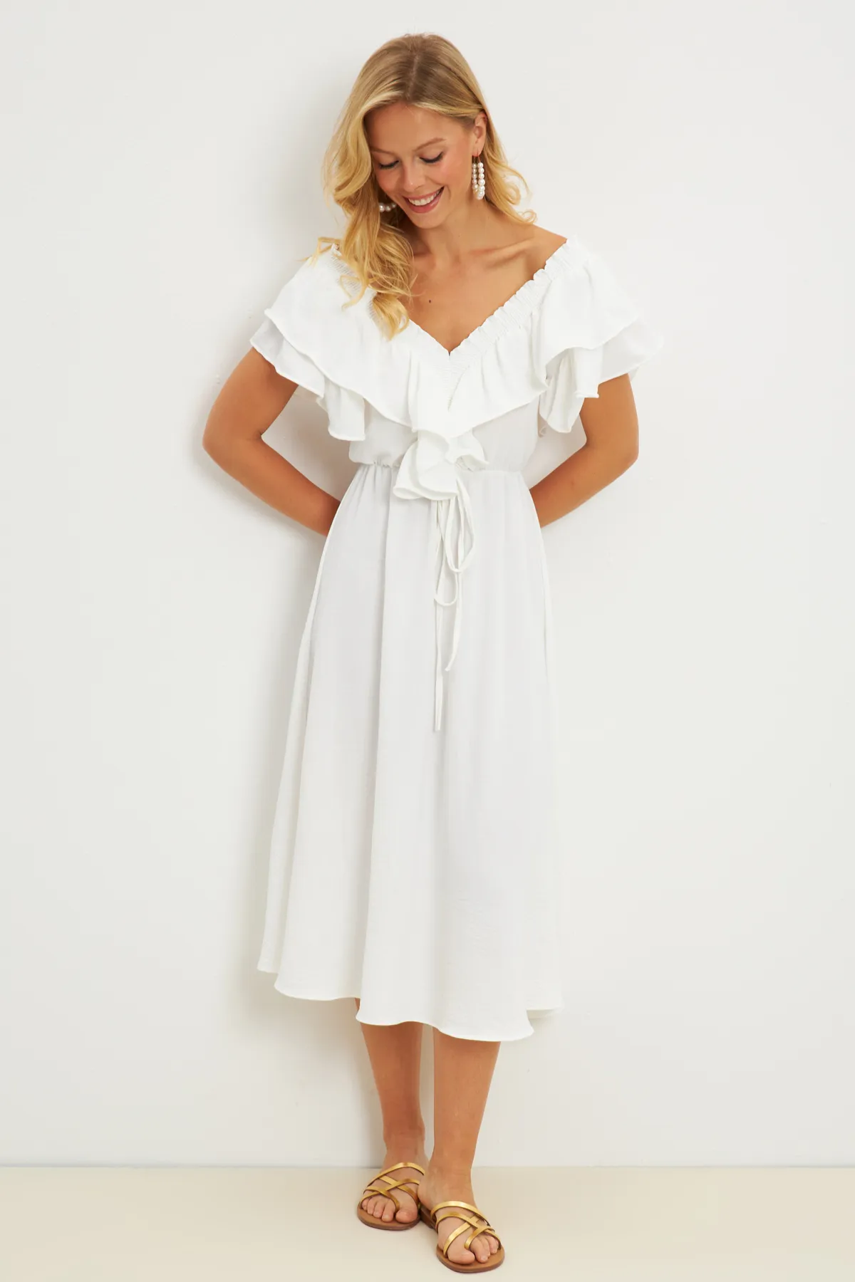 Cool & Sexy  Weißes Damenkleid mit V-Volant vorne und hinten KS113