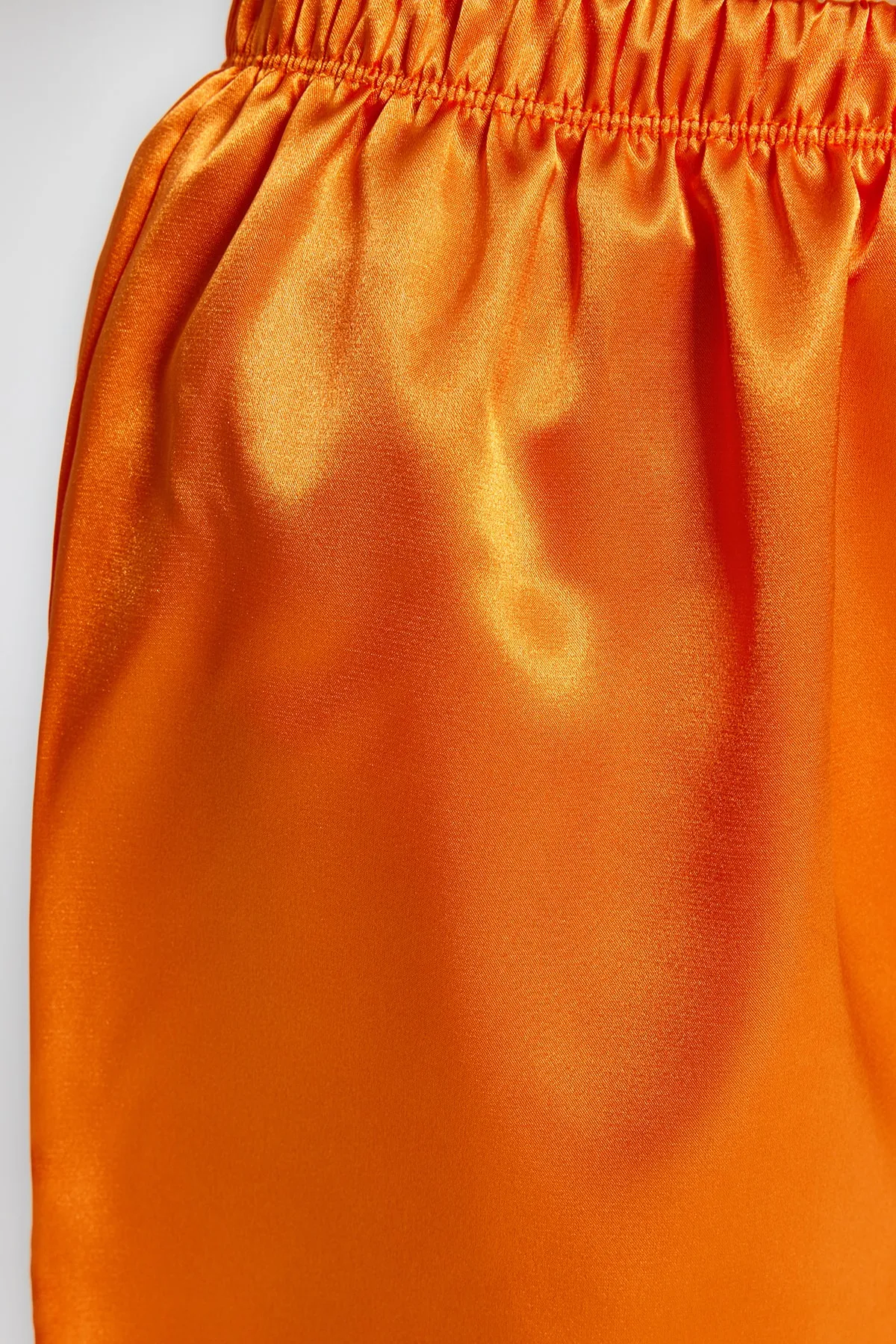 Trendyol Collection  Orange besticktes Satin-Hemd-Shorts-Pyjama-Set aus Webstoff THMSS22PT0395