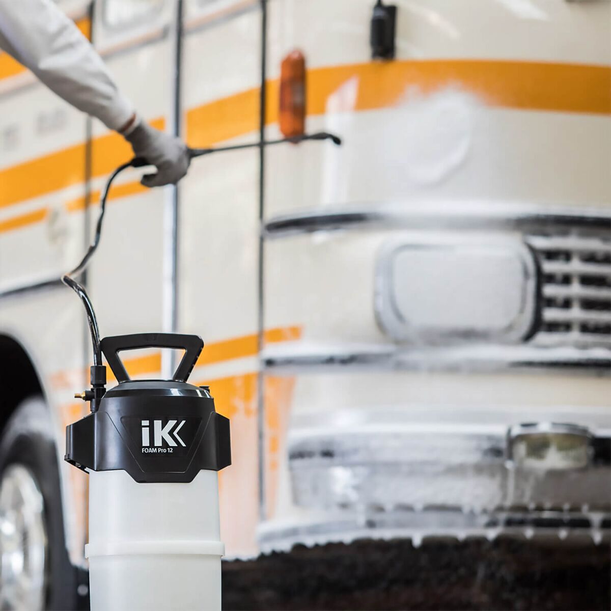 IK Foam Pro 12 Schaumsprühflasche mit Kompressorventil 6L