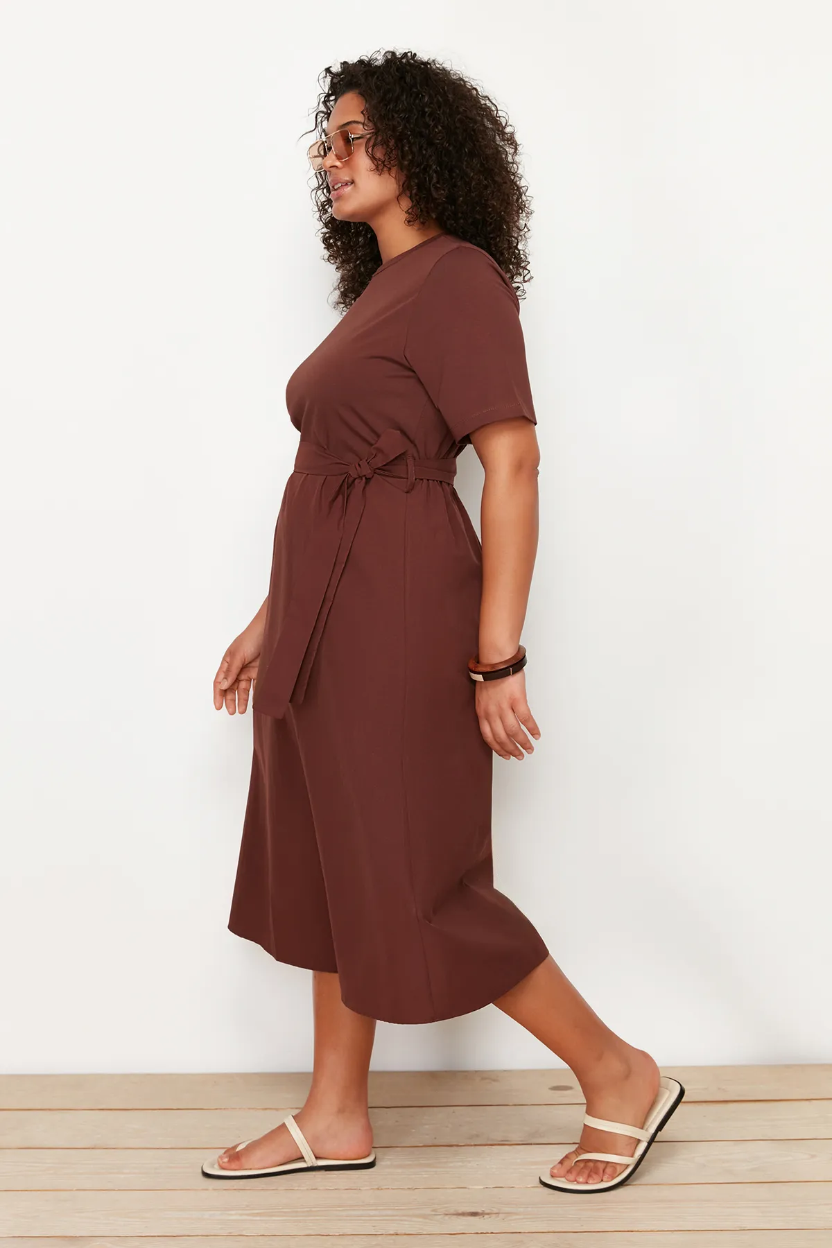 Trendyol Curve  Braunes gewebtes A-Linien-Kleid TBBSS24AH00020