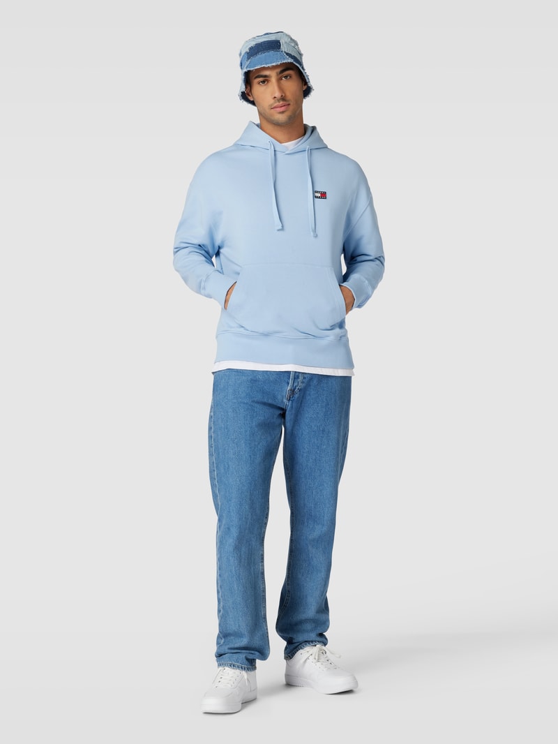 Hoodie mit Känguru-Tasche in hellblau