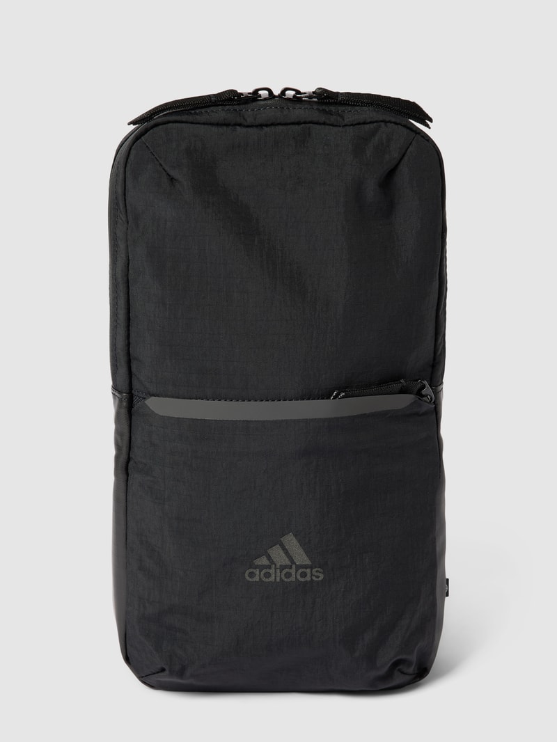 Umhängetasche mit Label-Print in schwarz