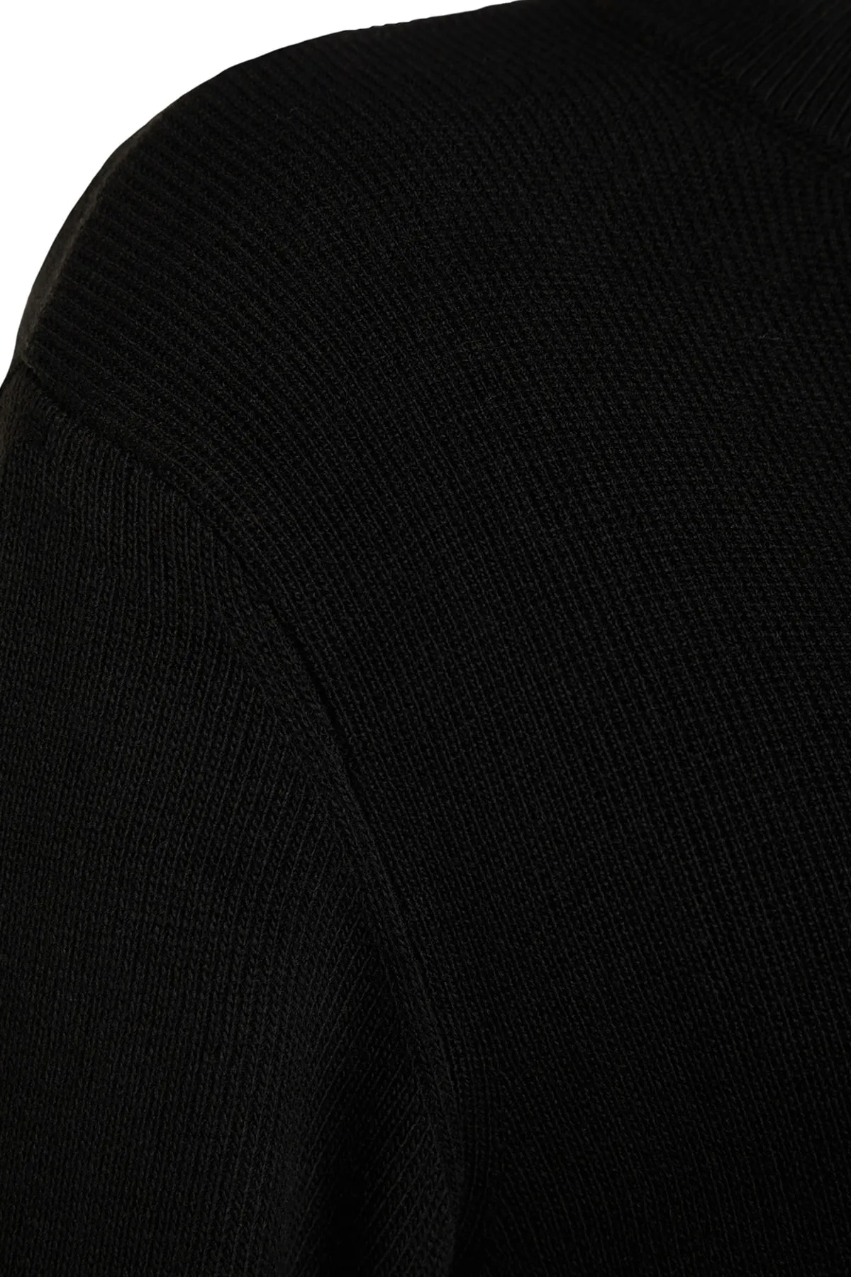 Trendyol Modest  Schwarzes Strickkleid mit Ziernähten TCTAW24EB00000