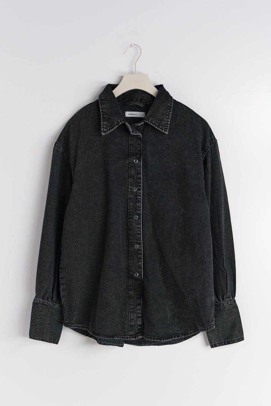 Volume sleeve denim shirt