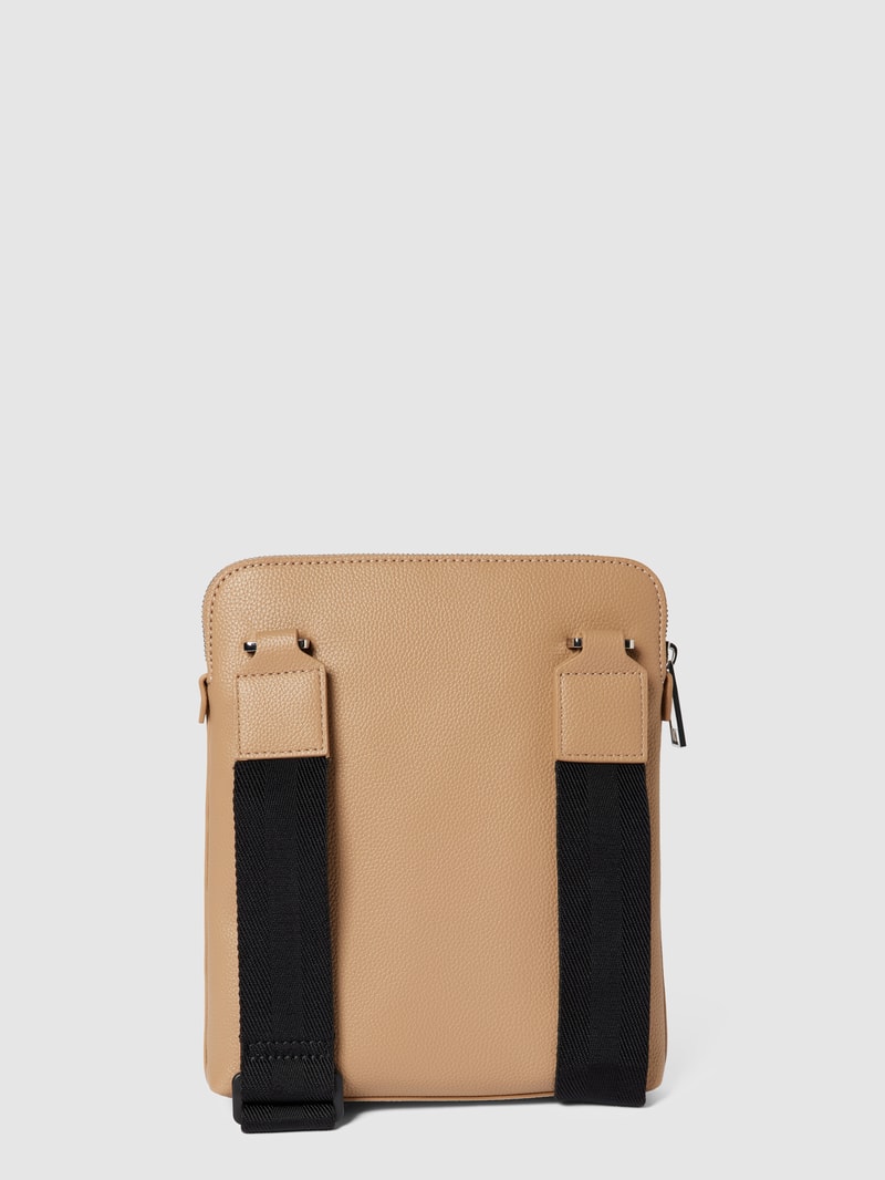 Umhängetasche mit Label-Details Modell 'Ray' in beige