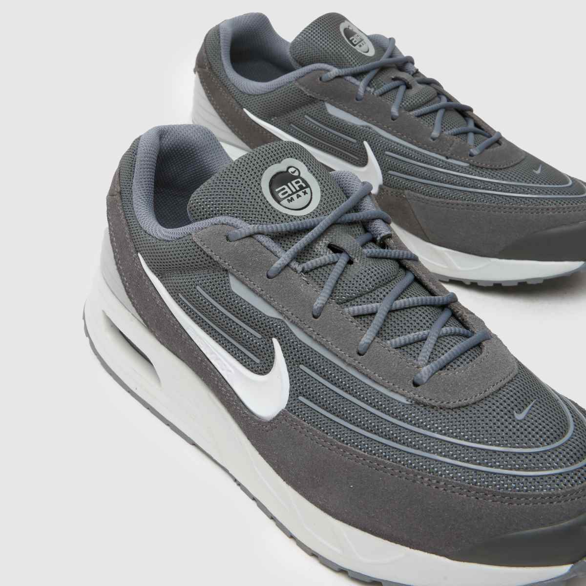Nike Air Max Verse – Grå, flerfärgade träningsskor
