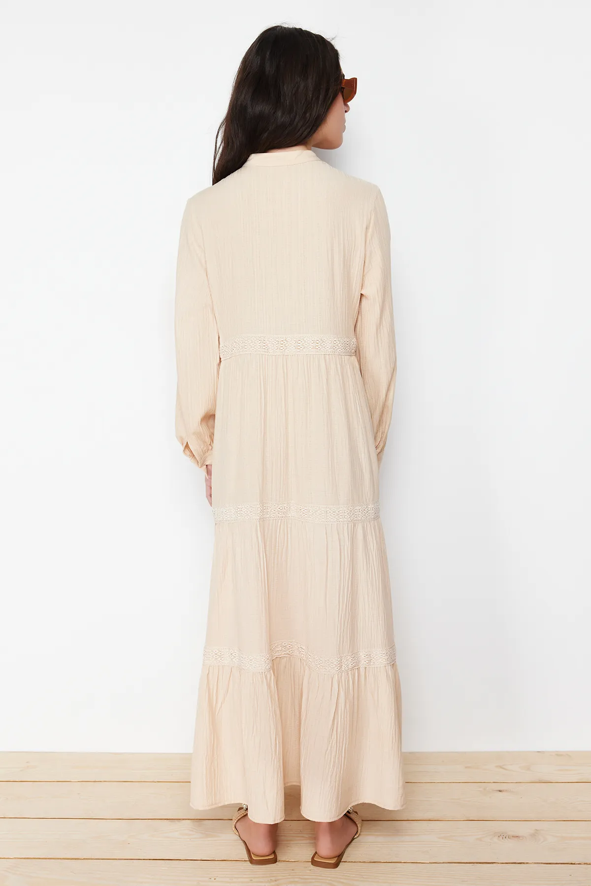 Trendyol Modest  Gewebtes Kleid mit Steinspitze und detailliertem Detail TCTSS24EB00058