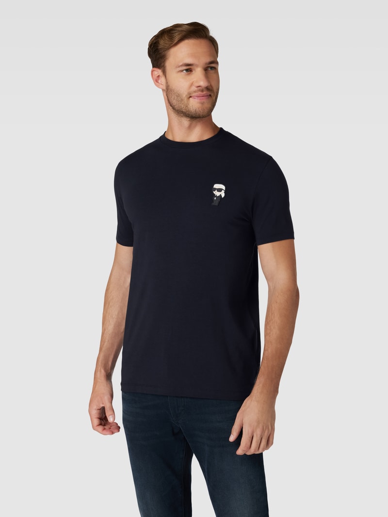 T-Shirt mit Motiv-Patch in marineblau