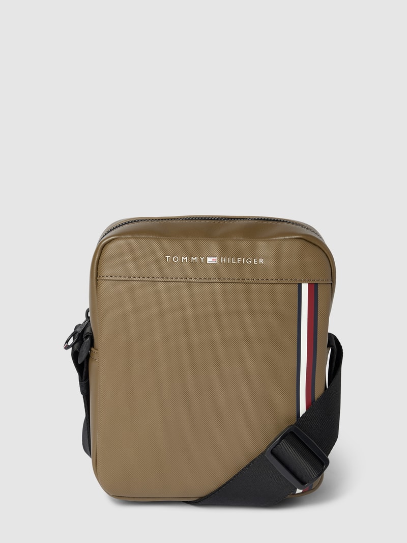 Crossbody Bag mit Label-Print Modell 'PIQUE' in schlamm