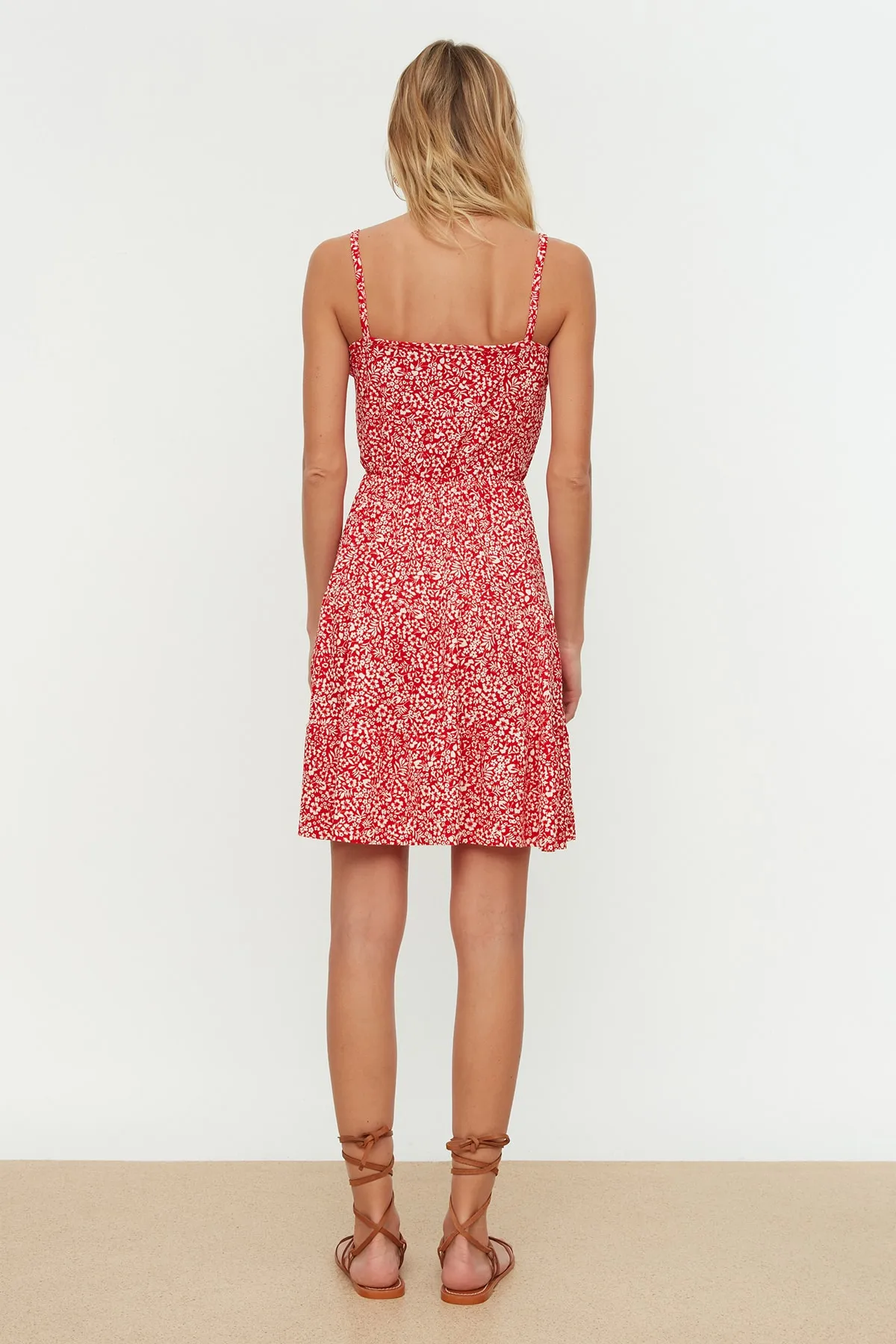 Trendyol Collection  Rot gemustertes, flexibles Mini-Strickkleid mit zweireihigem Kragen TWOSS21EL1554