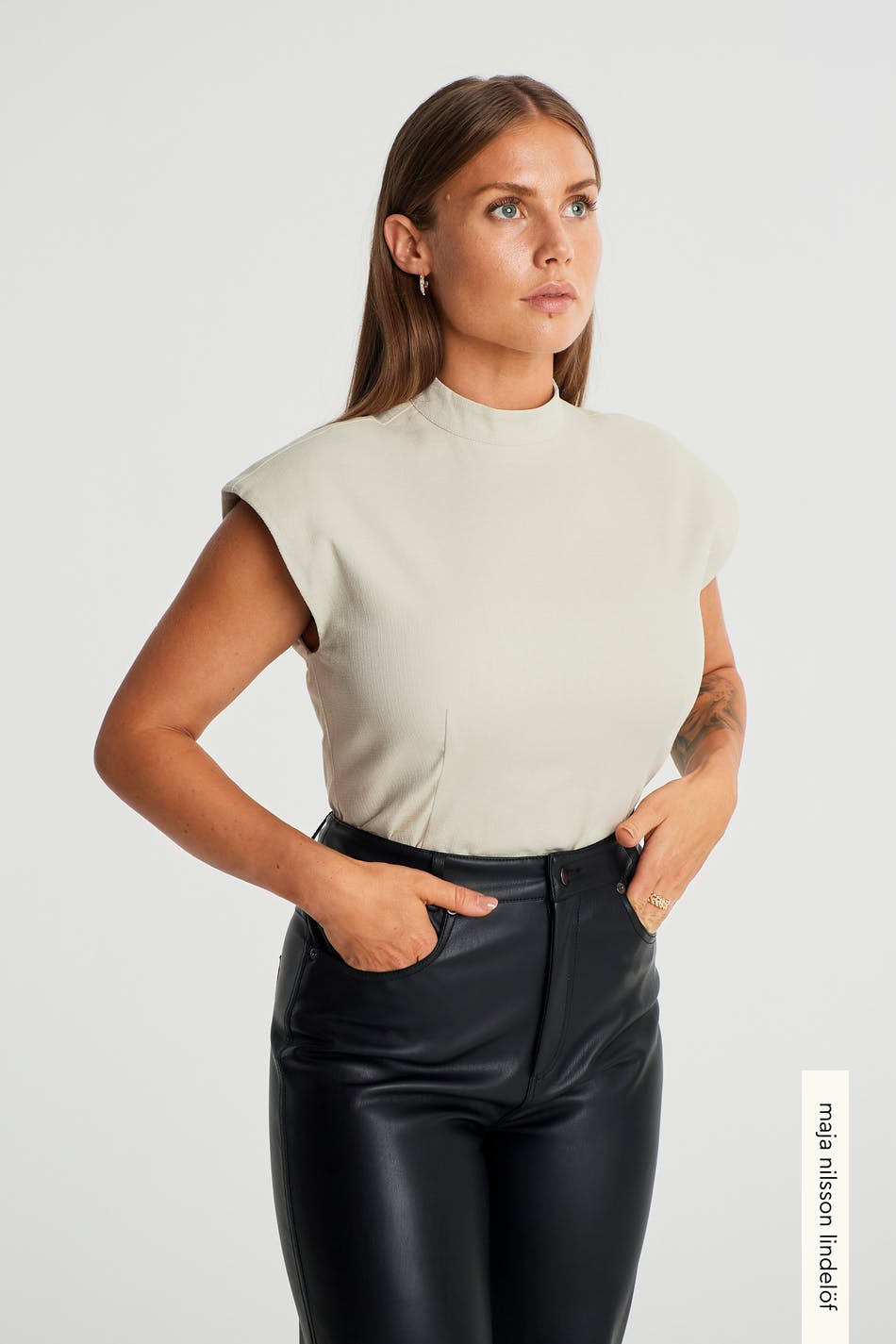 Jossa shoulder top