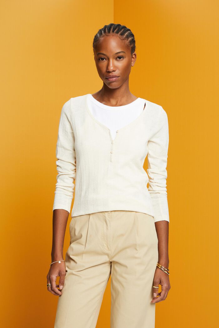 Geripptes Longsleeve mit Struktur