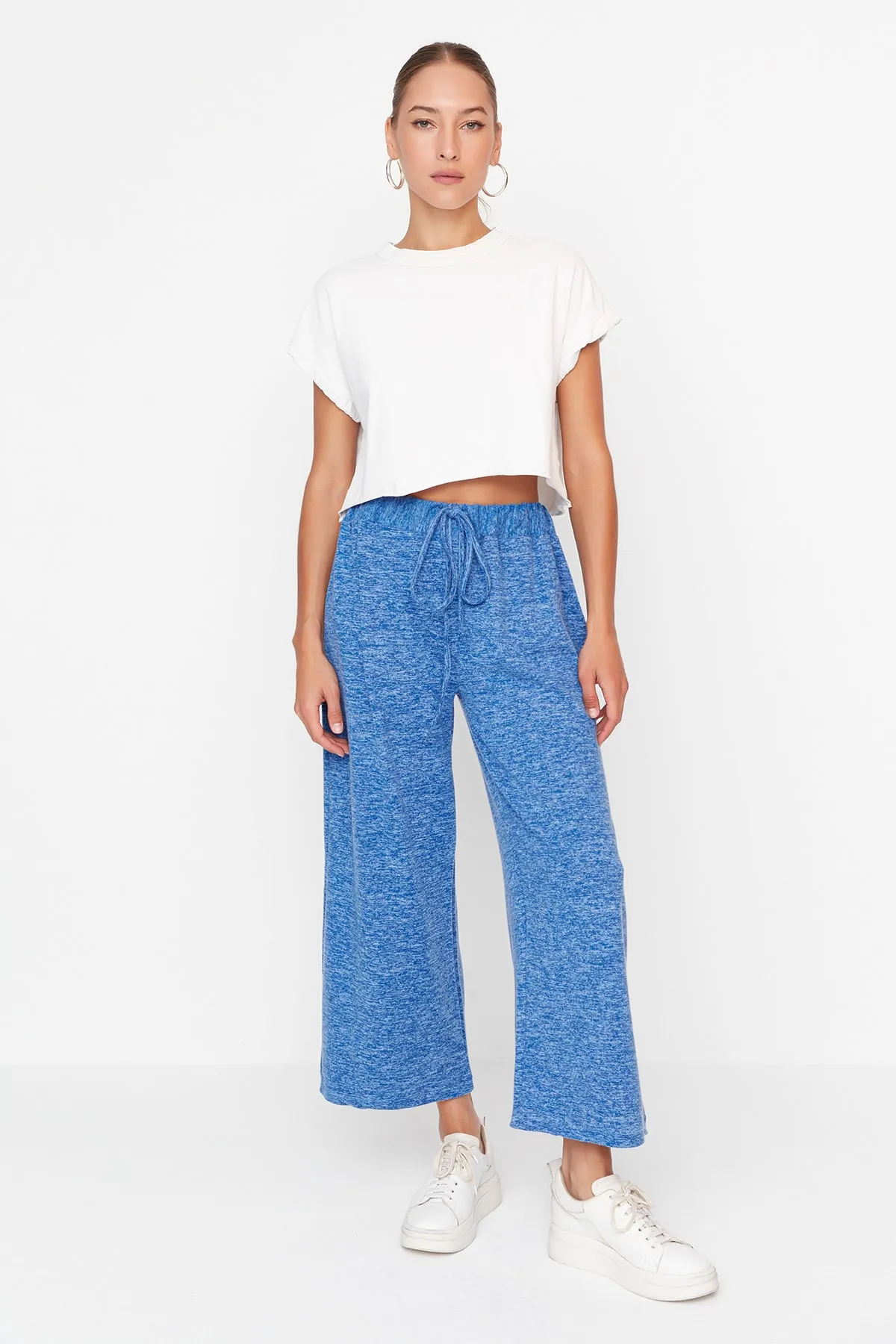 Trendyol Collection  Indigo Culotte Dick gestrickte Jogginghose TWOAW21EA0037