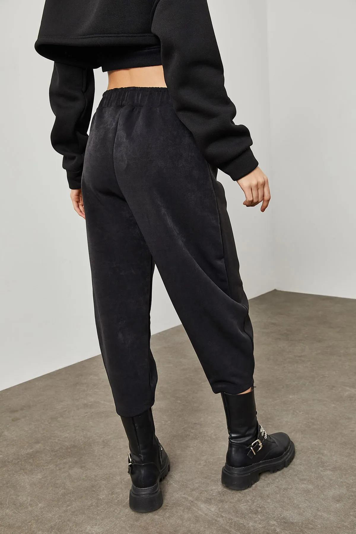 XHAN  Schwarze Wildleder-Jogginghose für Damen 2KZK8-12212-02