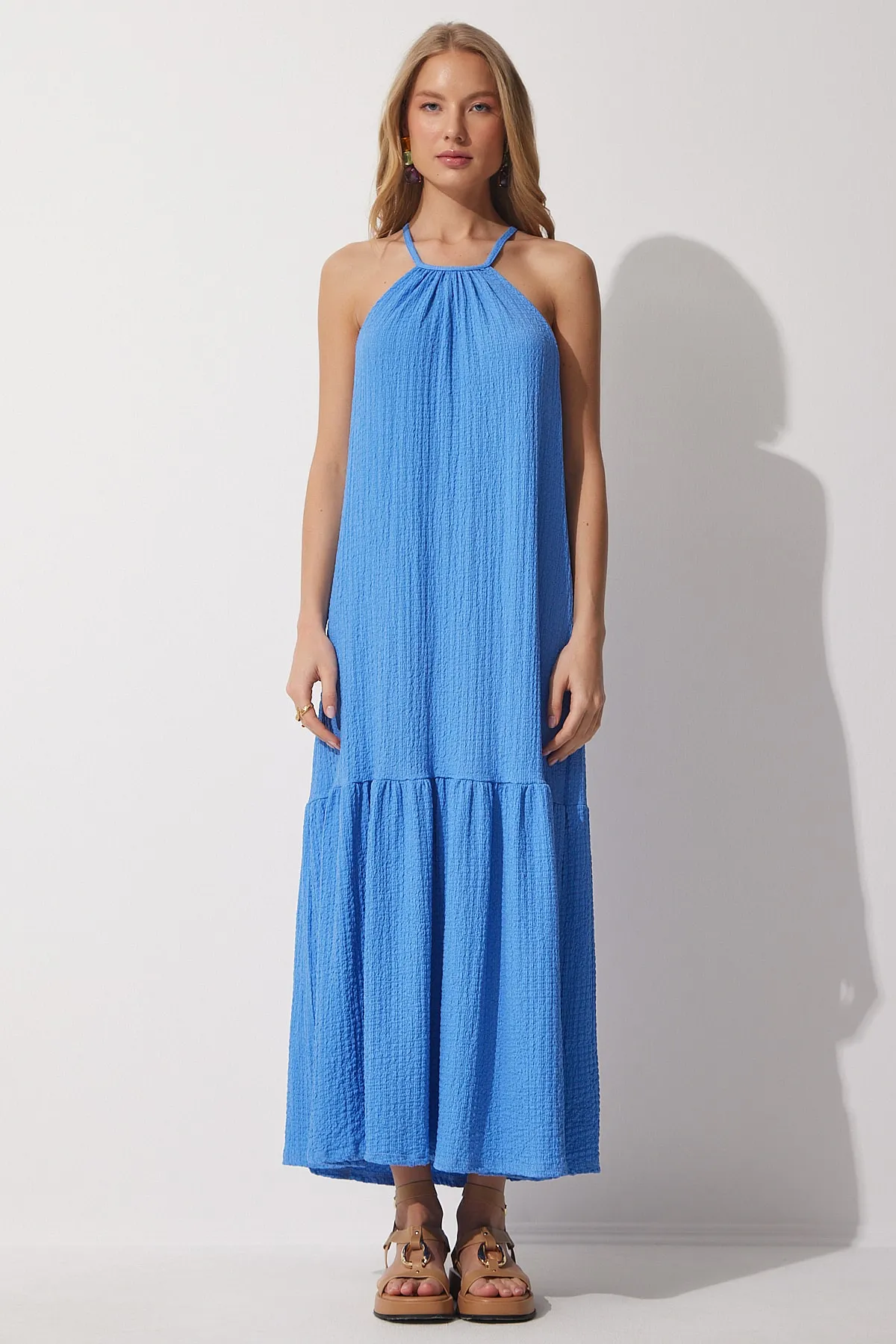 Happiness İstanbul  Blaues langes Sommerstrickkleid mit Trägern für Damen UB00025