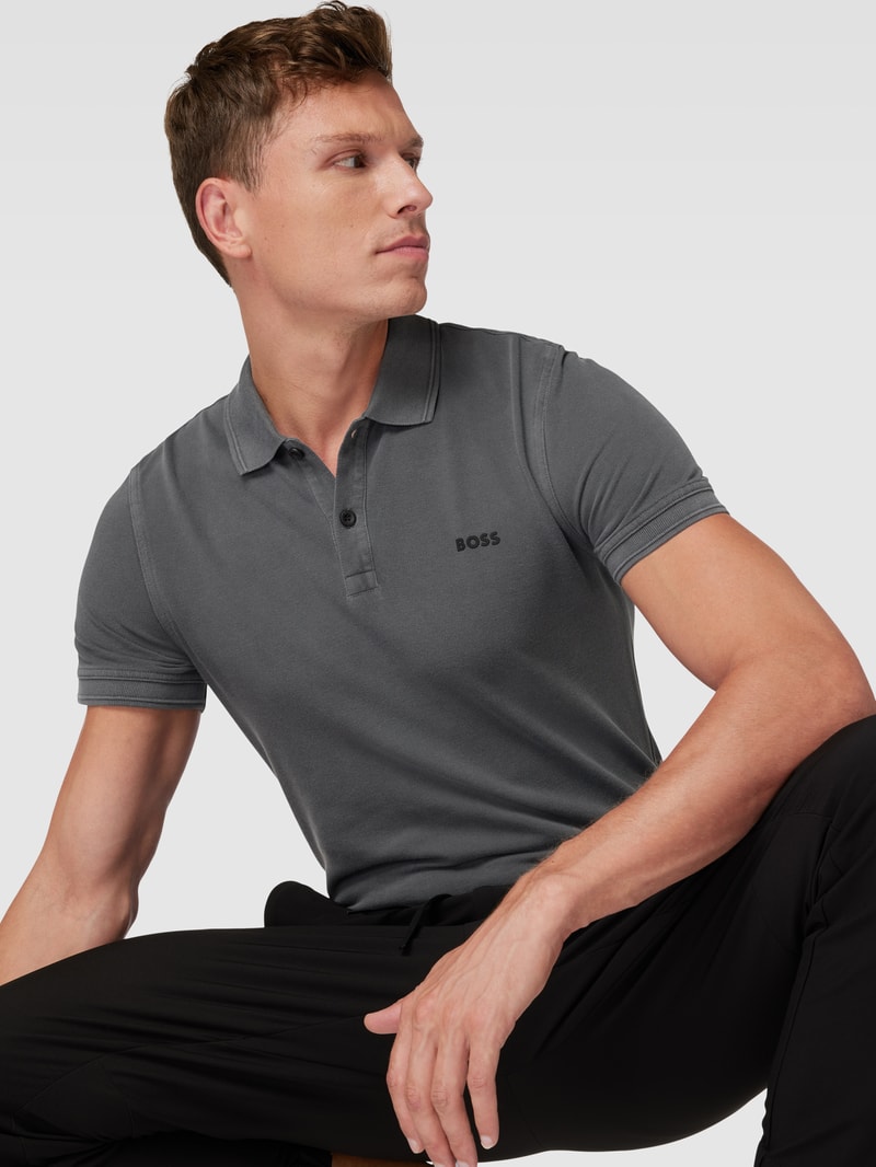Poloshirt mit Label-Print Modell 'PRIME' in anthrazit