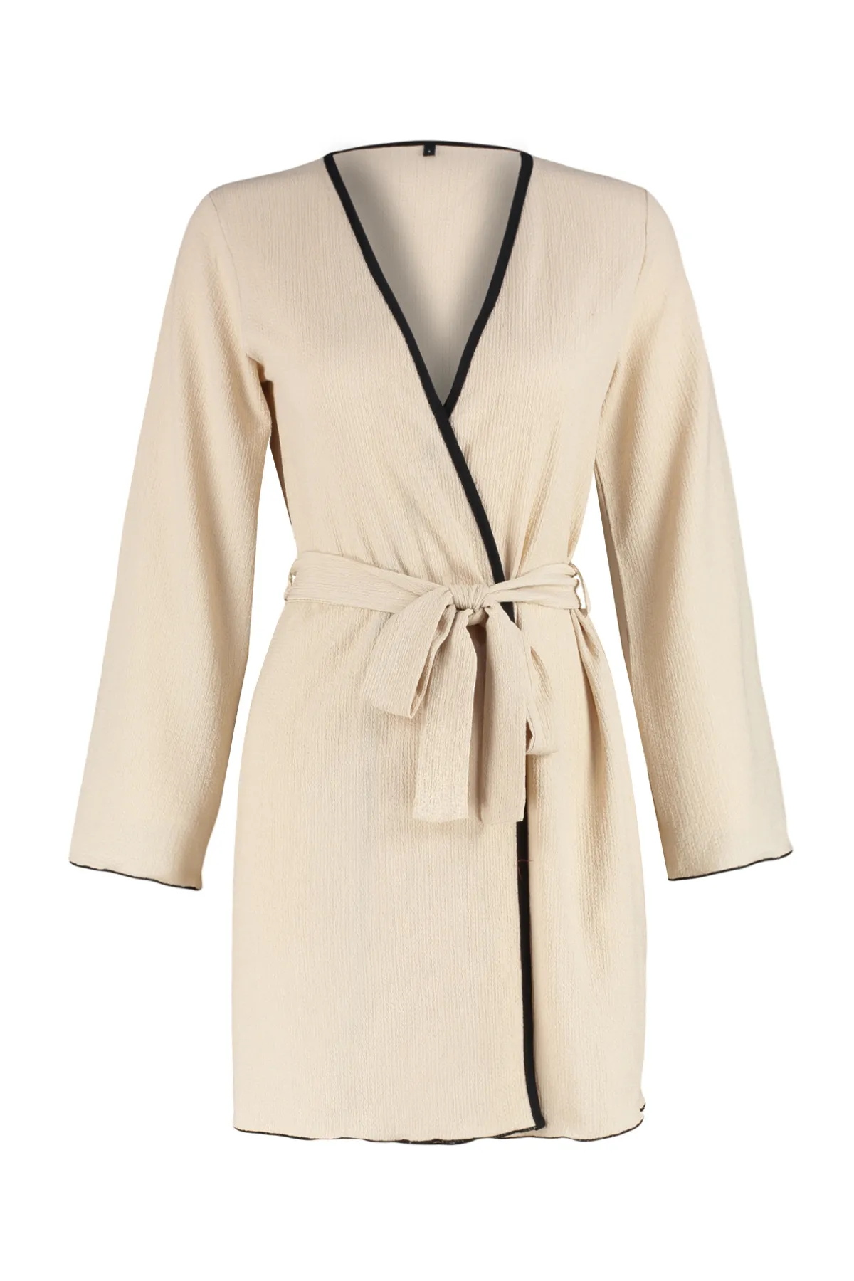 Trendyol Collection  Beigefarbener Baby-Overlock-Strick-Morgenmantel mit Gürtel THMSS24SB00012
