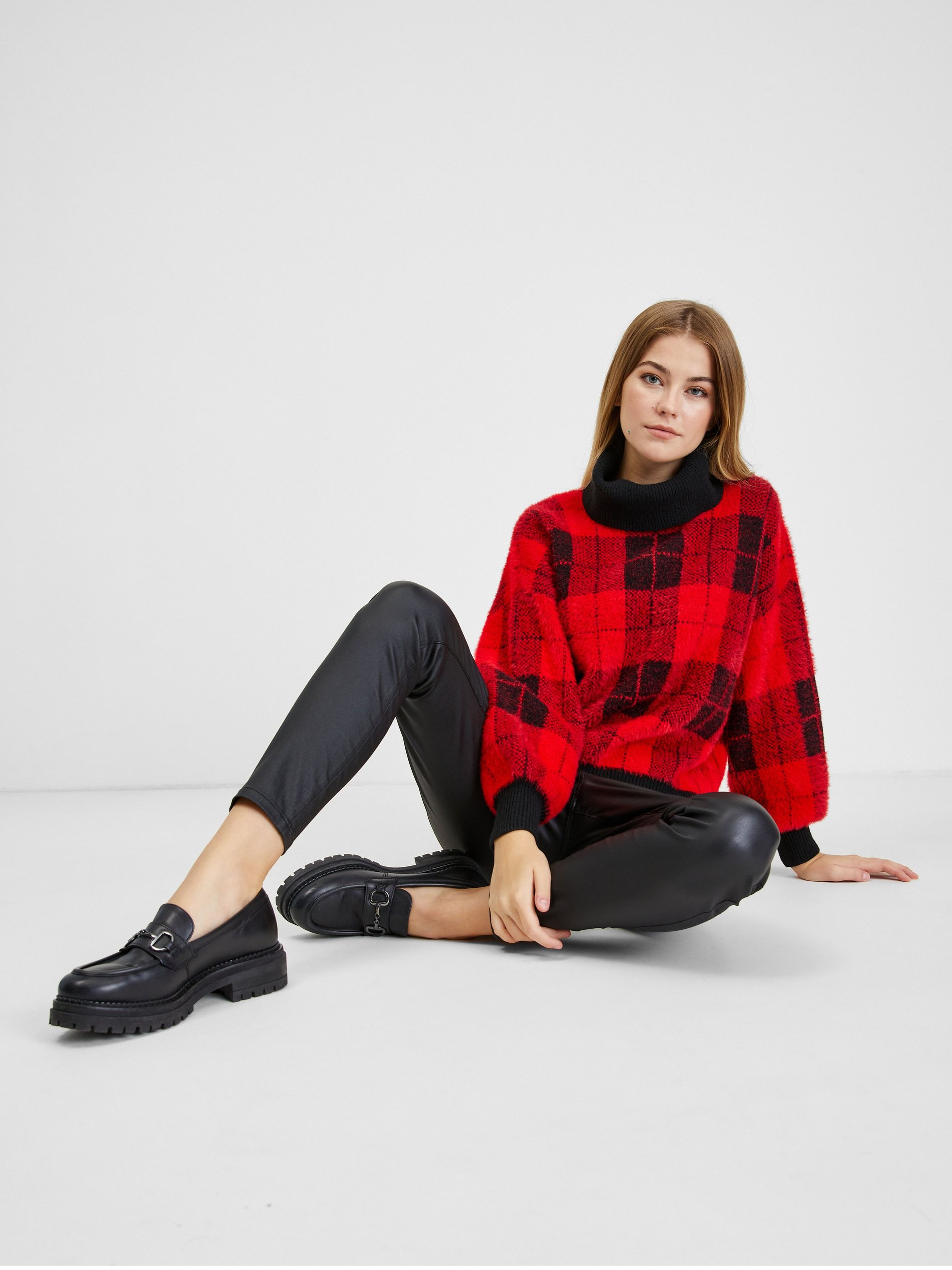 Schwarz-rot karierter Damenpullover ORSAY