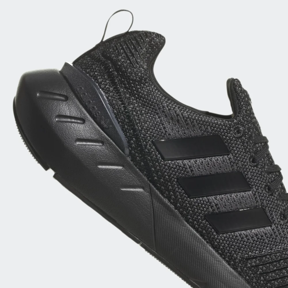 adidas Swift Run 22 GZ3500 / schwarz