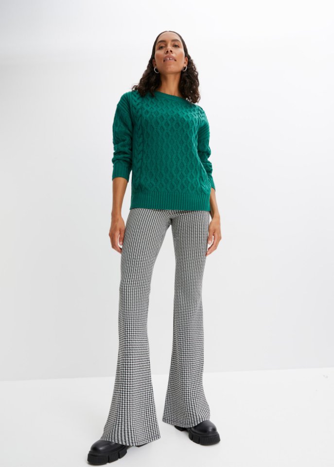 Strickpullover mit Zopfmuster