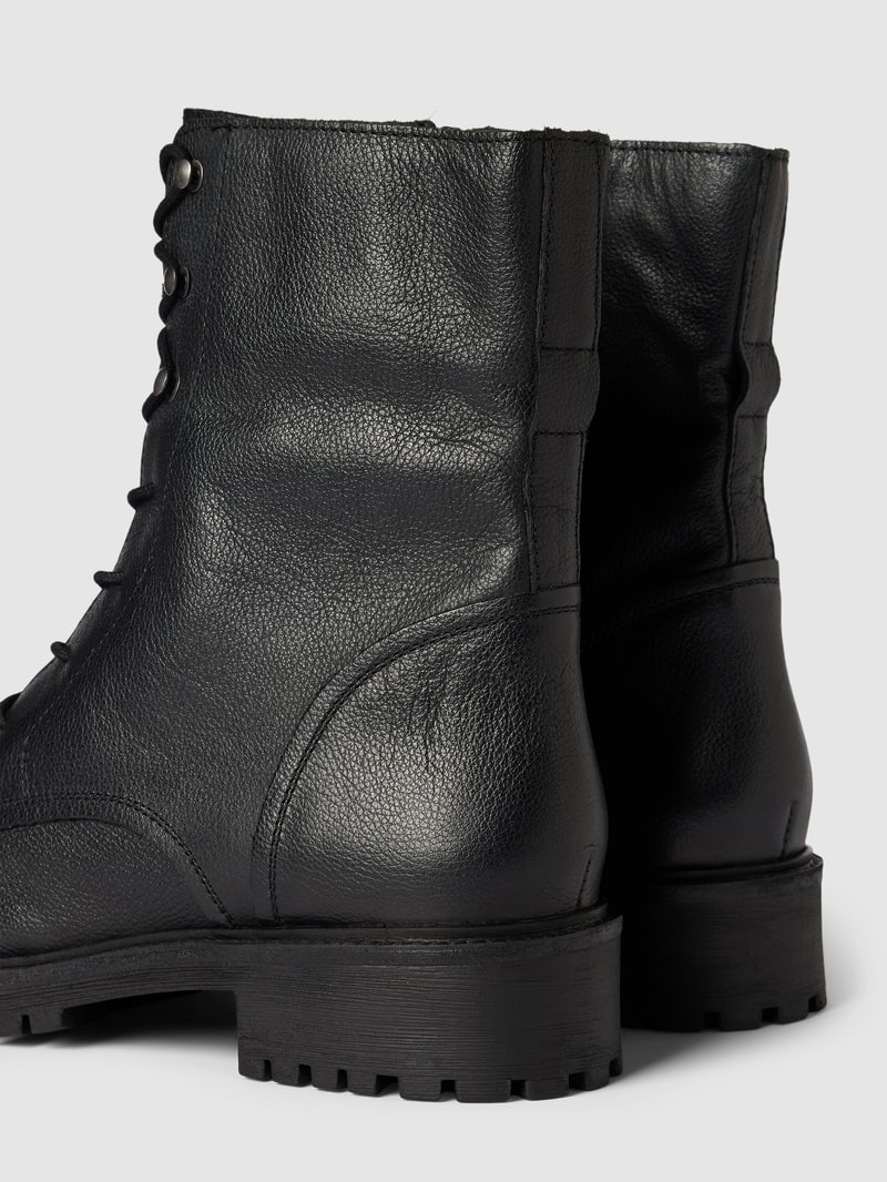 Schnürboots mit Strukturmuster Modell 'HOARA' in schwarz
