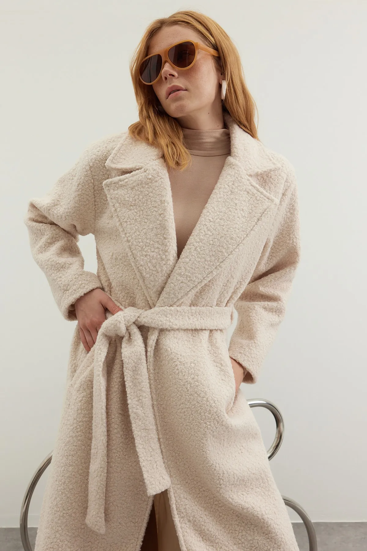 Trendyol Modest  Steinfarbener, gefütterter Sherpa-Mantel TCTAW24AB00002