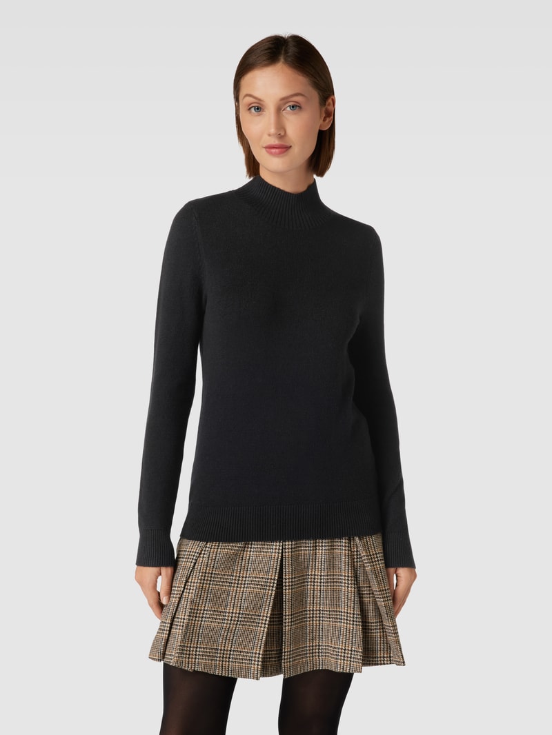Strickpullover mit Stehkragen in schwarz