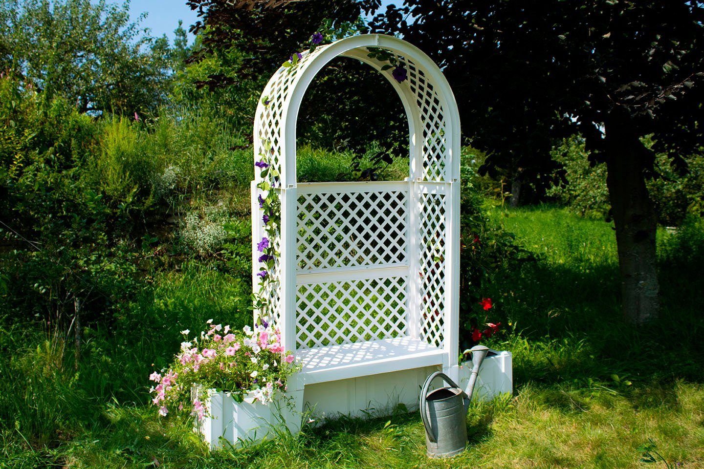 KHW Gartenbank Amsterdam, mit Rosenbogen, Spalier und zwei Pflanzkästen, weiß