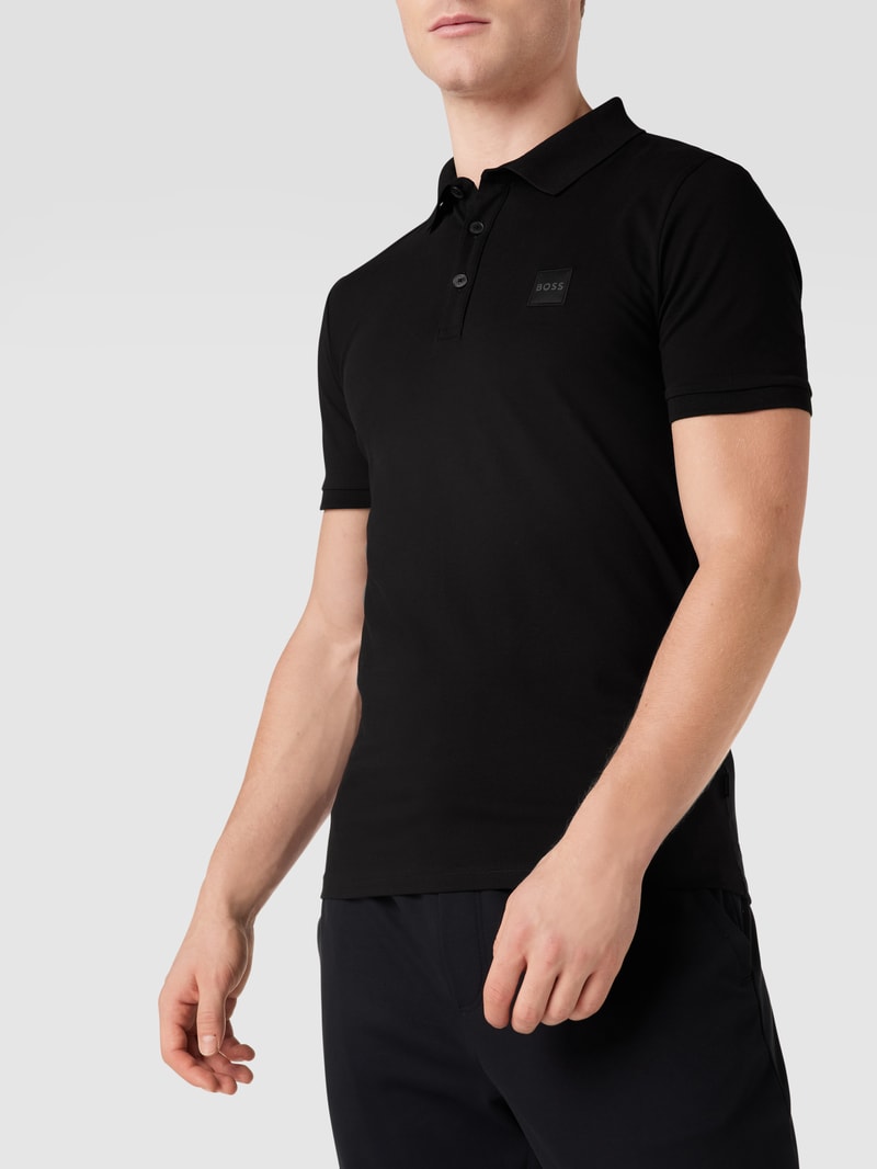 Slim Fit Poloshirt mit Label-Patch Modell 'Passenger' in schwarz