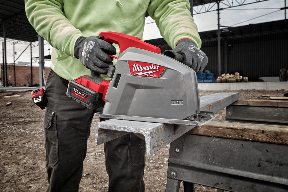 Milwaukee 4933472110 M18 FMCS66-0C Ferăstrău circular pentru metal fără fir 18V fără baterii și încărcător