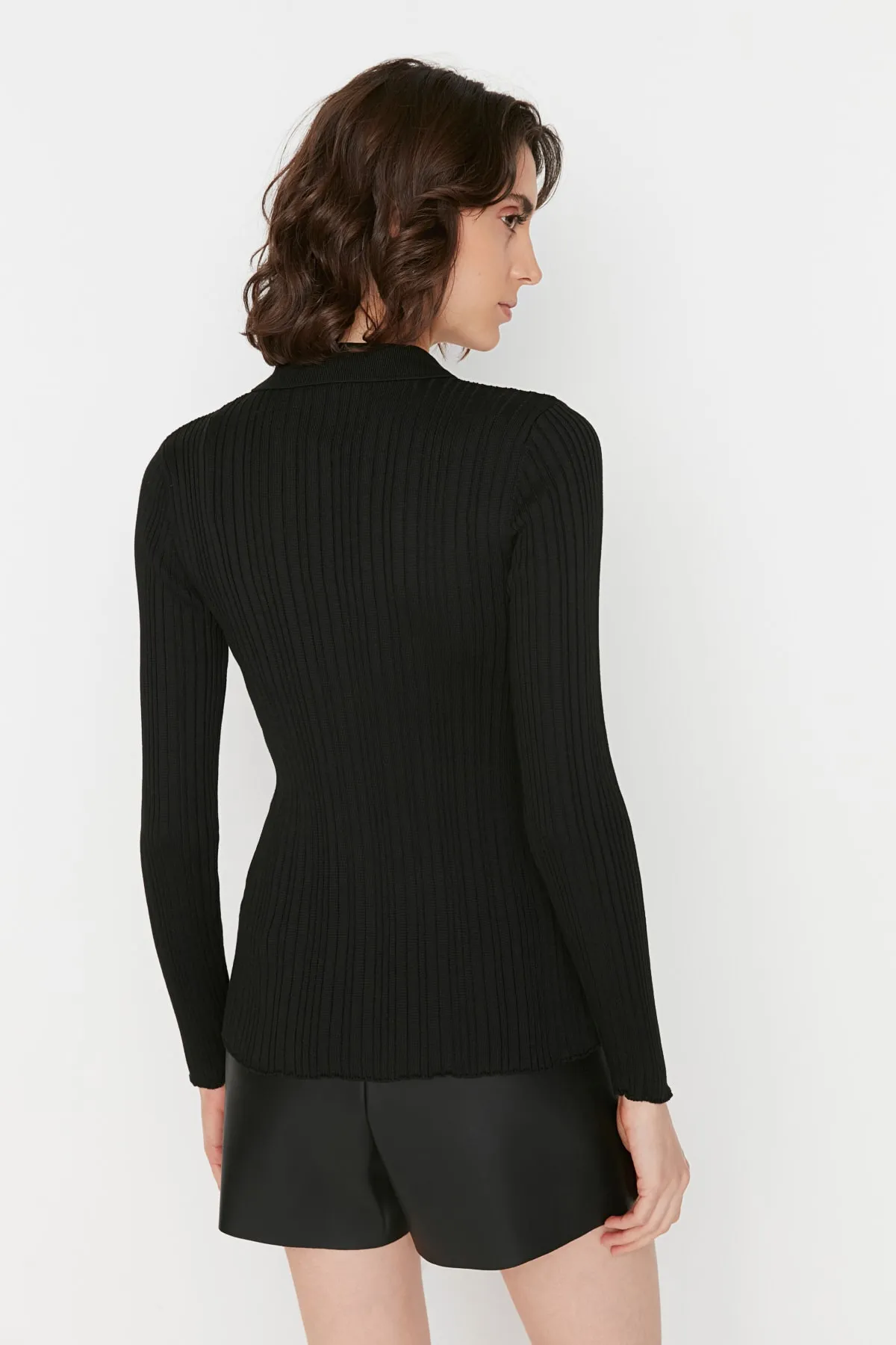 Trendyol Collection  Schwarzer Rollkragen-Strickcardigan TWOAW20HI0070