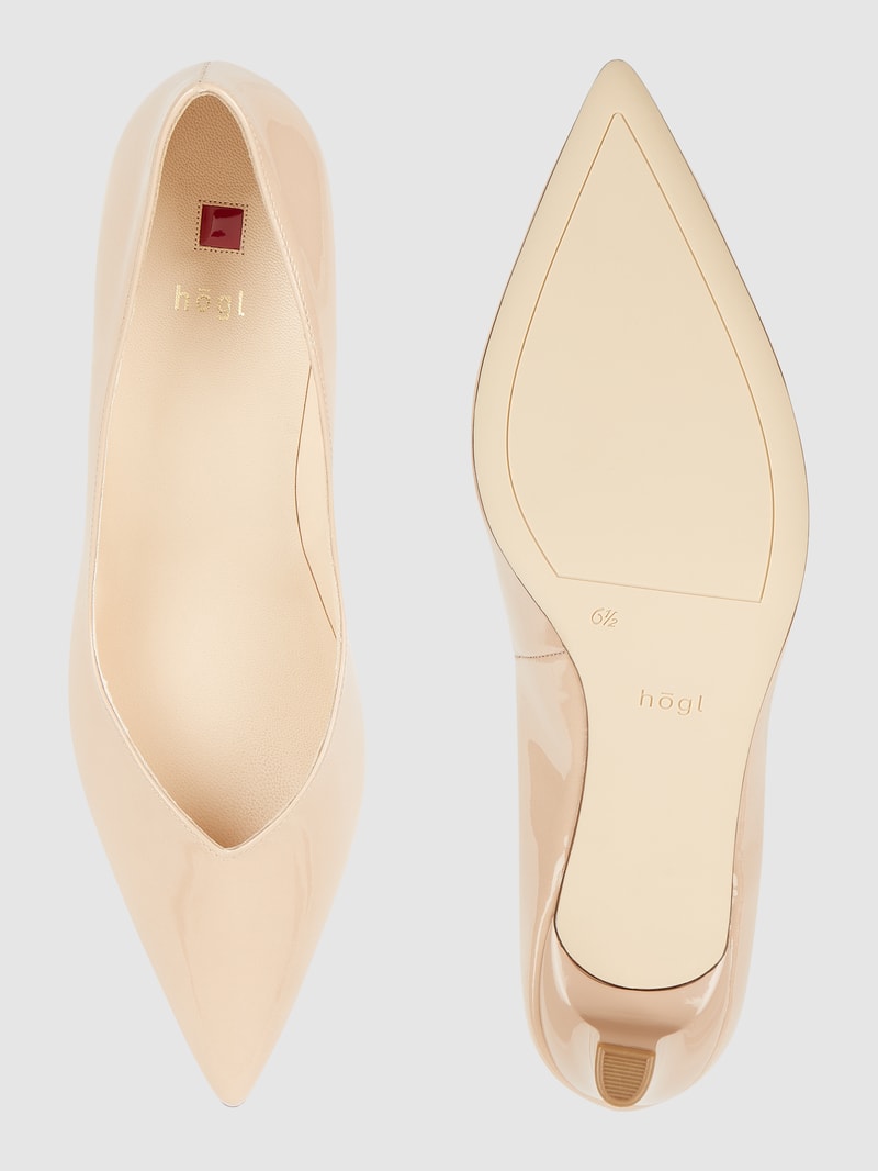 Pumps in Lack-Optik in beige