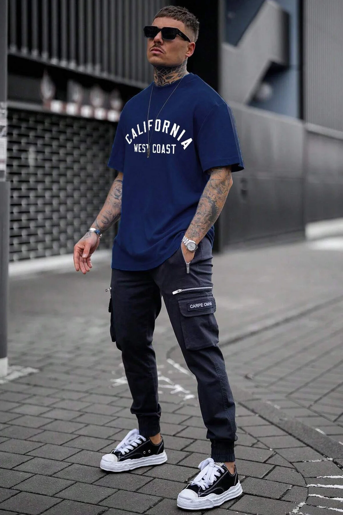 uyguntarz  Unisex-Übergroßes T-Shirt mit West Coast-Print