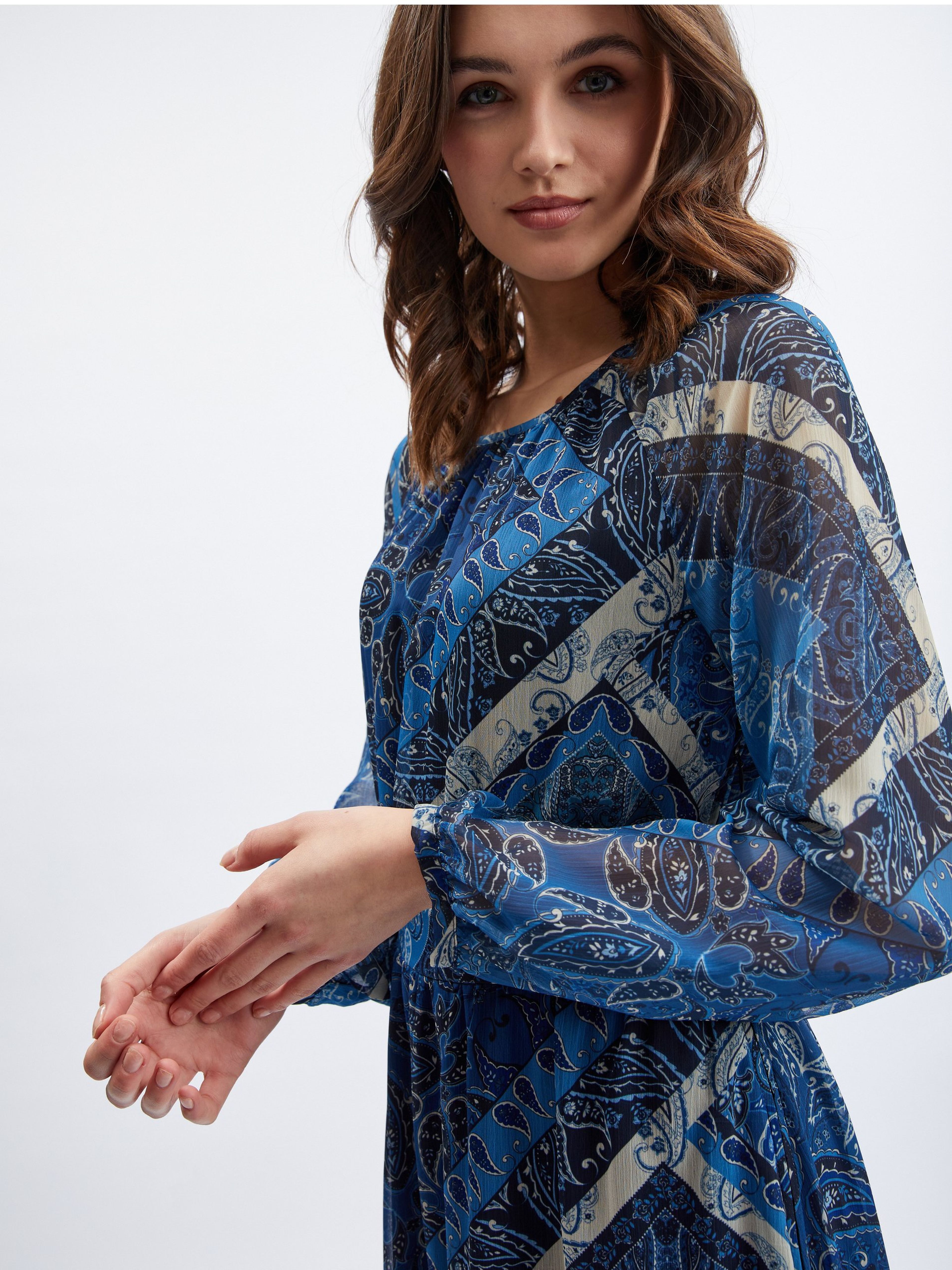 Dunkelblaues gemustertes Damenkleid ORSAY