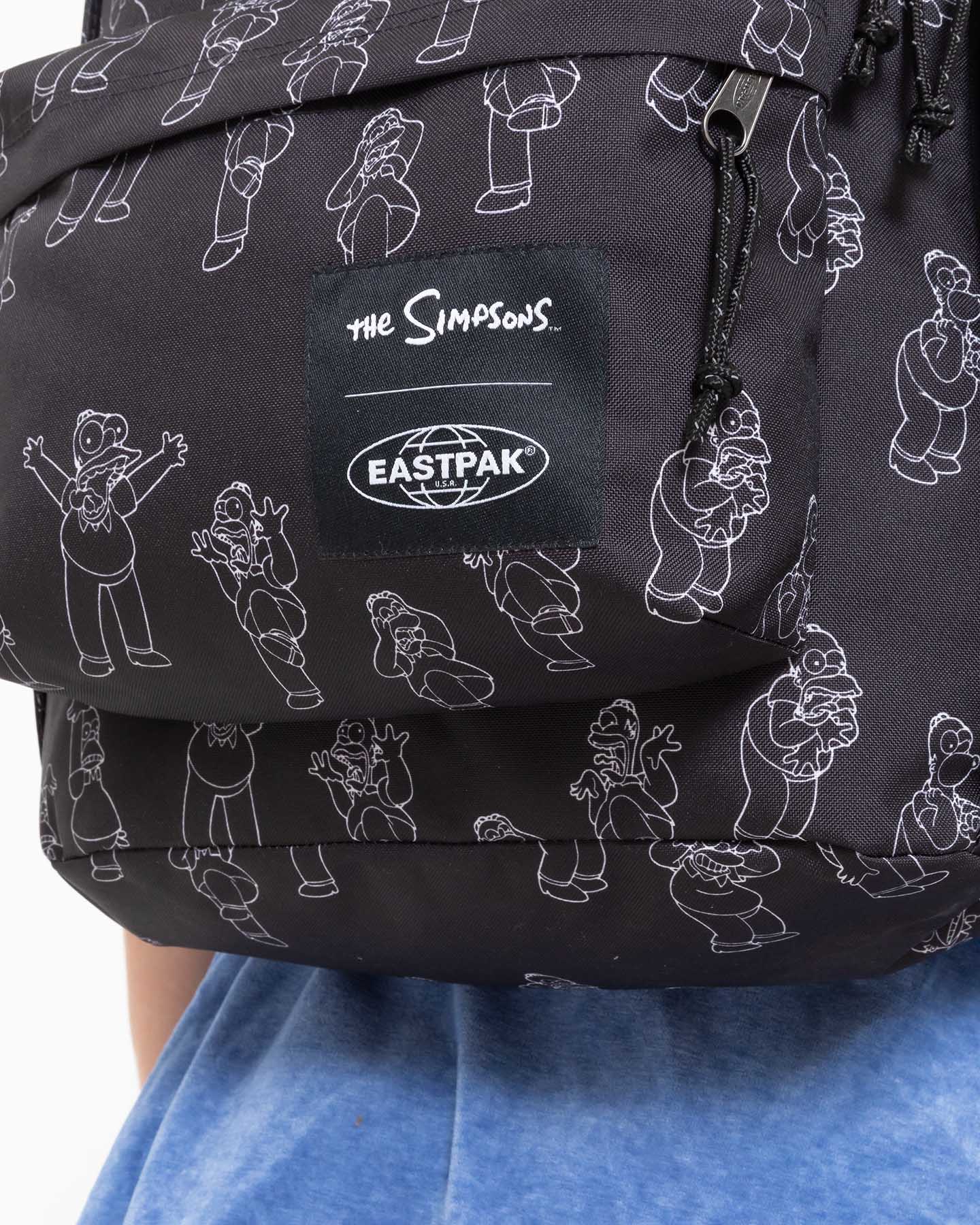 Zaino Eastpak poza biurem The Simpsons EK0007677A11