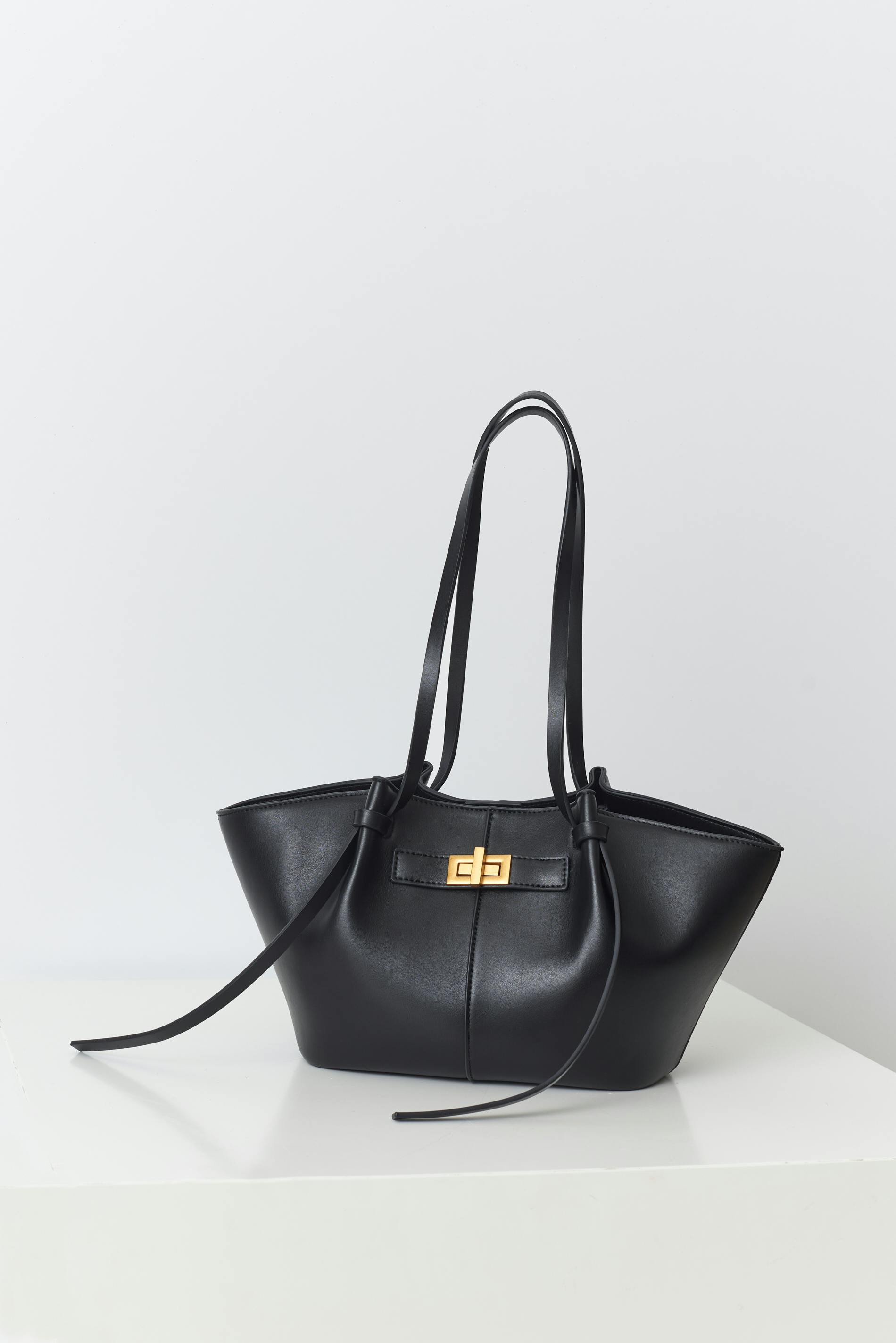 Midi long strap bag