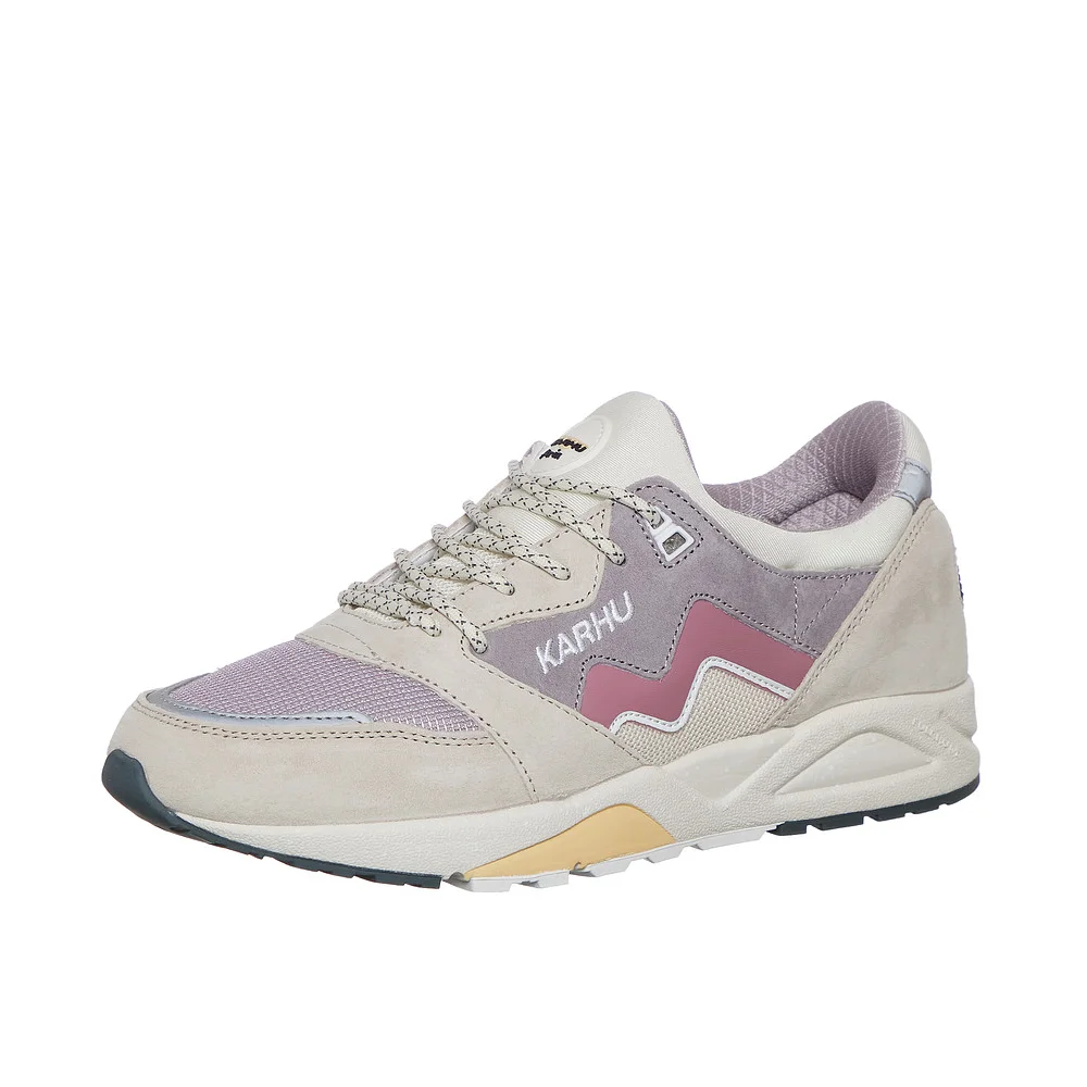 Karhu Aria 95 F803098 / weiss