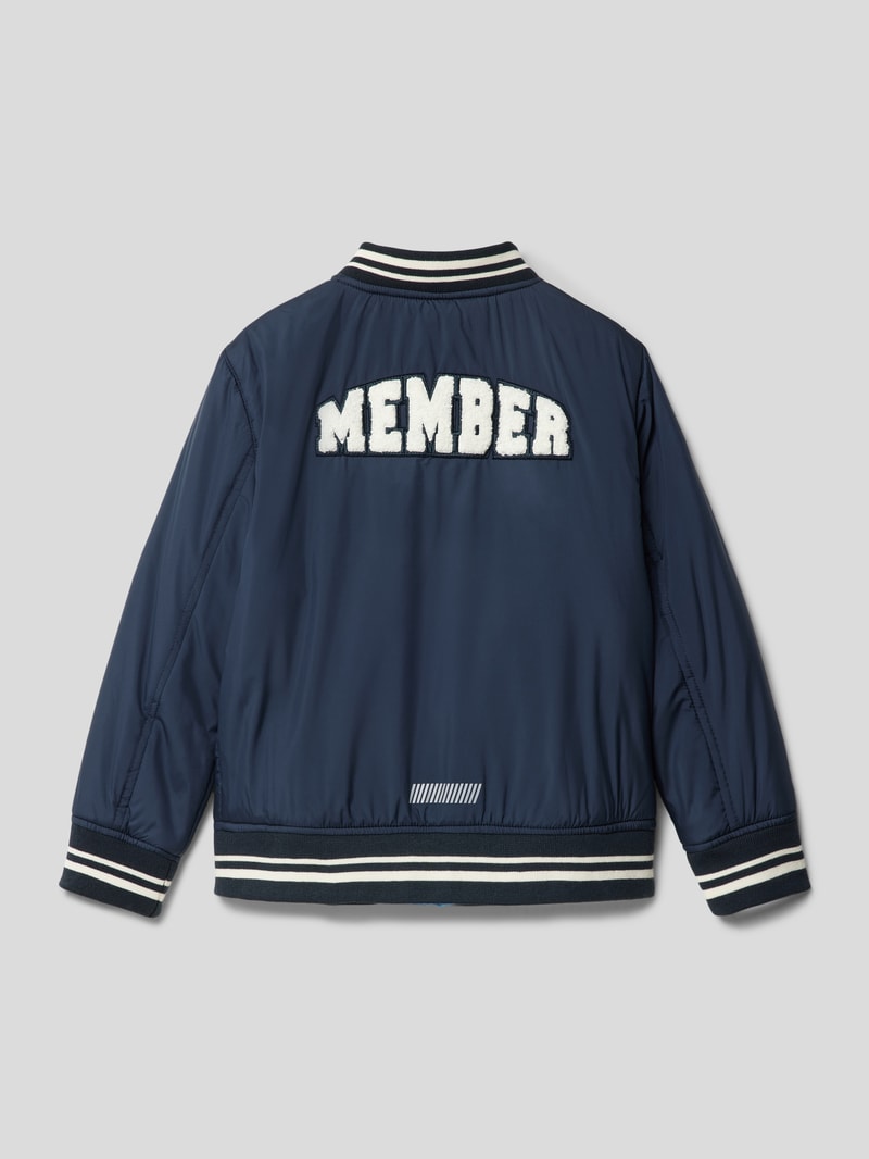 Jacke mit seitlichen Eingrifftaschen in marineblau
